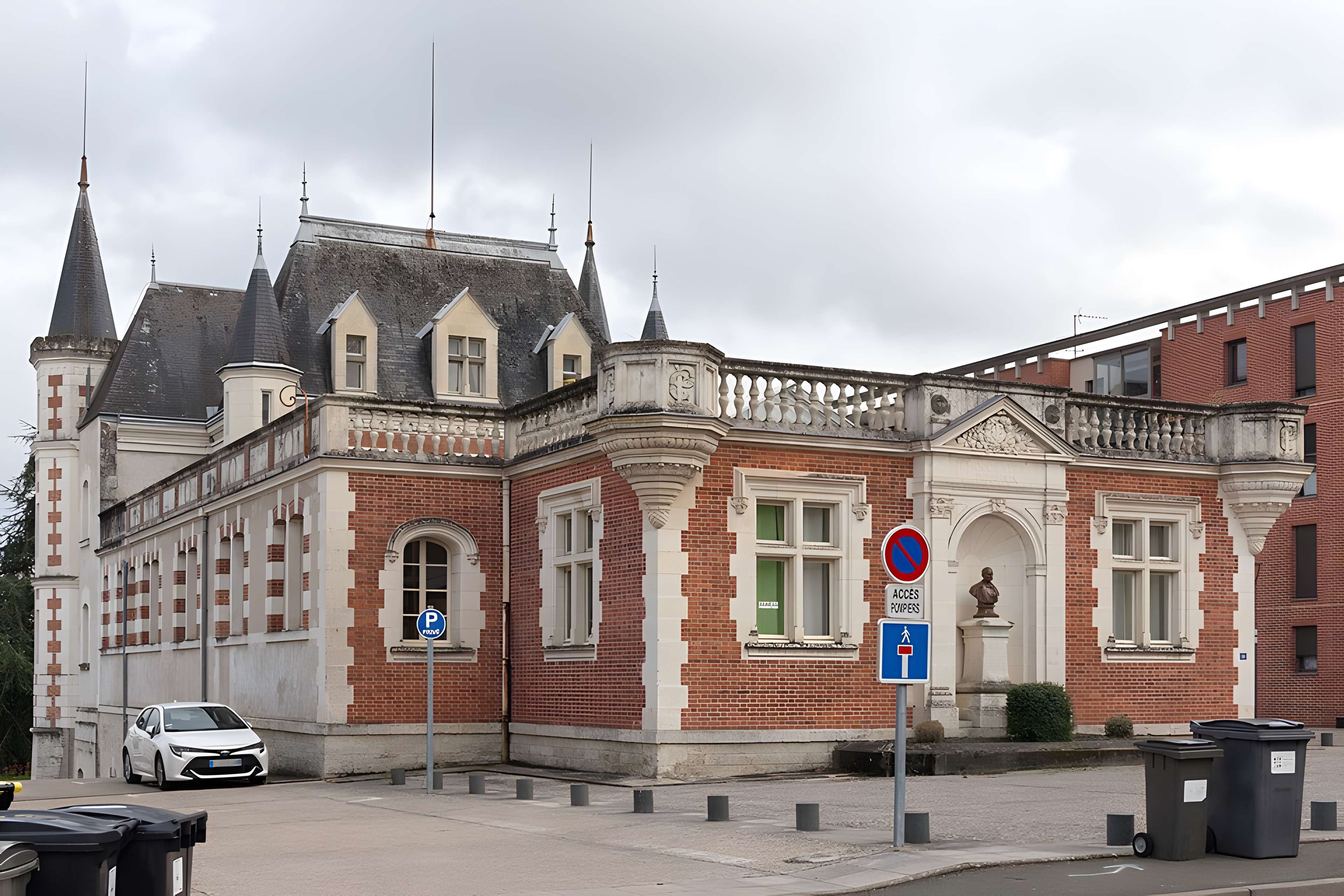 Ancienne chocolaterie Poulain à Blois