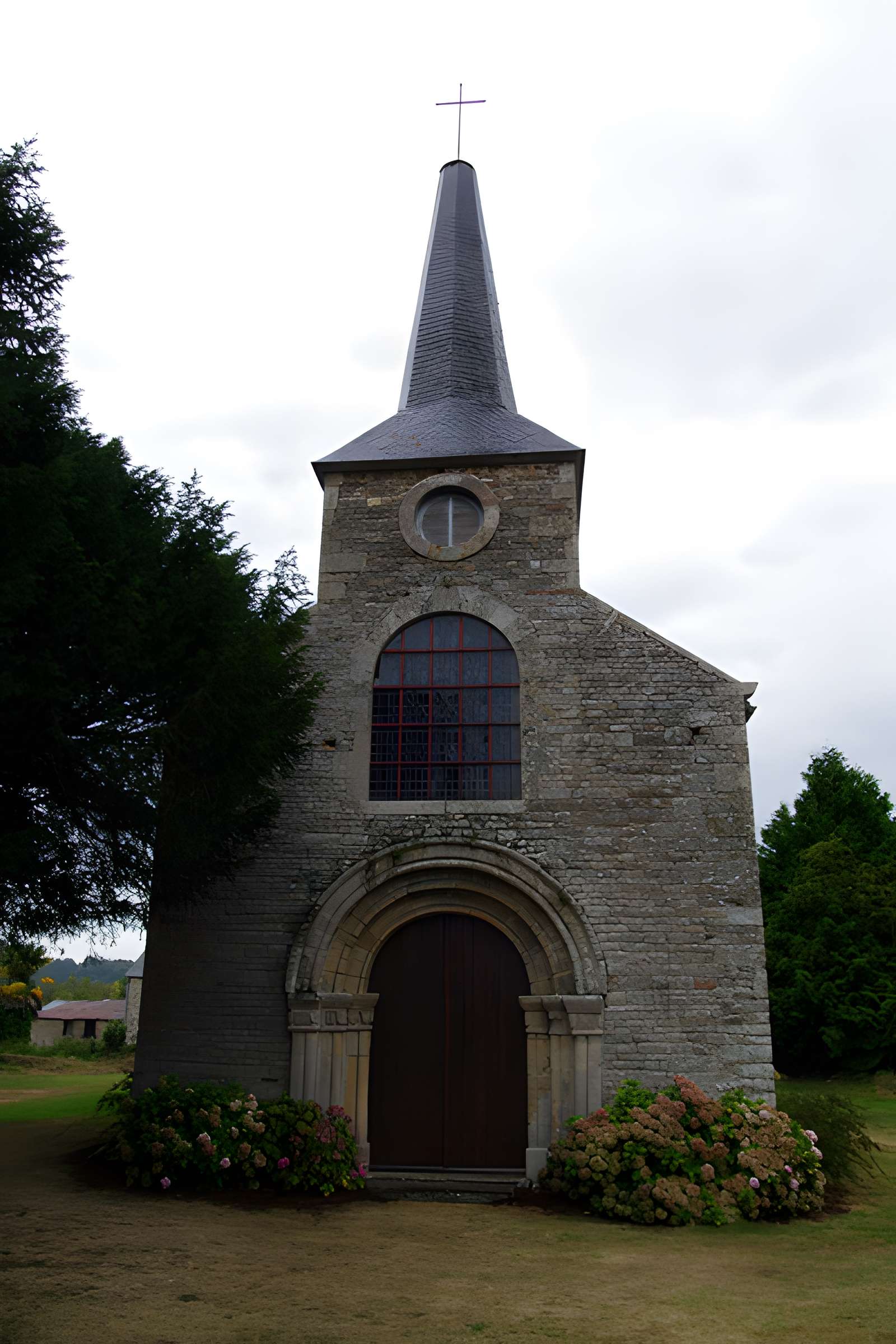 Ancienne église Saint-Lunaire de Saint-Lormel