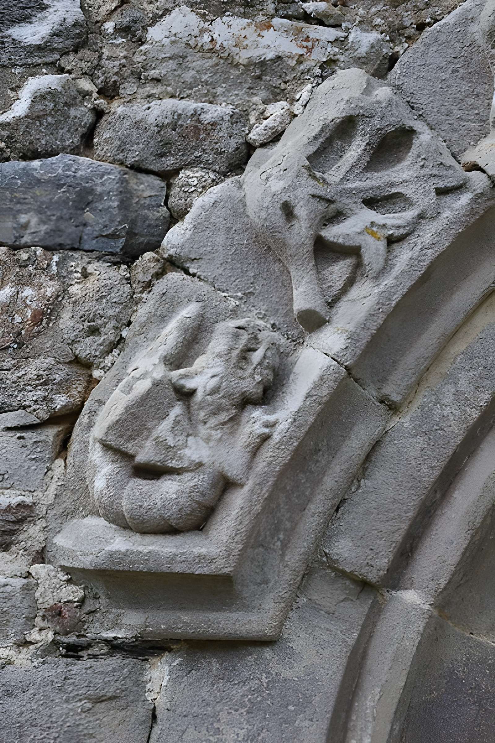Ancienne église Saint-Lunaire de Saint-Lormel