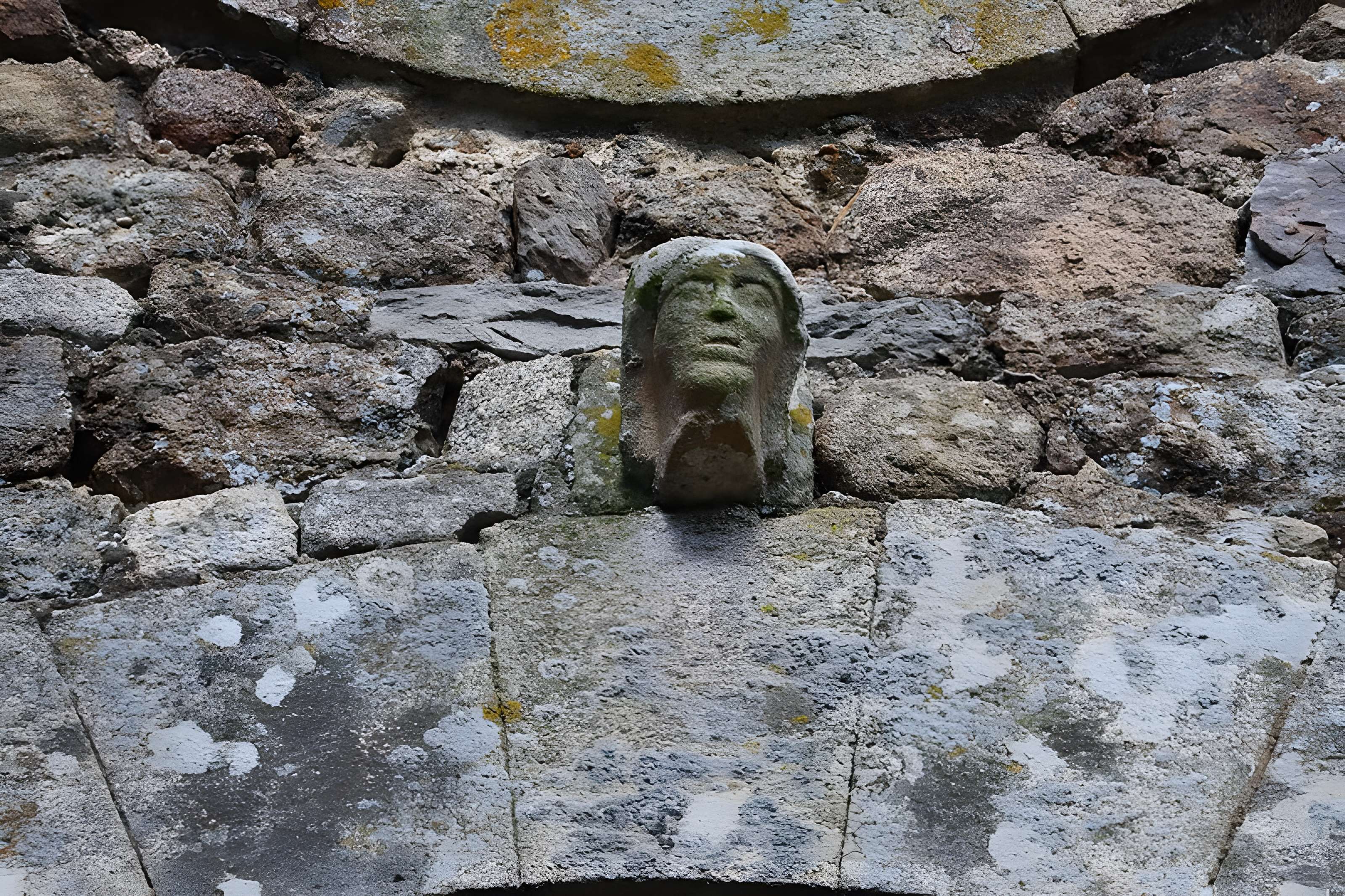 Ancienne église Saint-Lunaire de Saint-Lormel