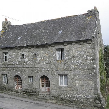 ancienne maison 6 rue de l eglise a kergrist moelou