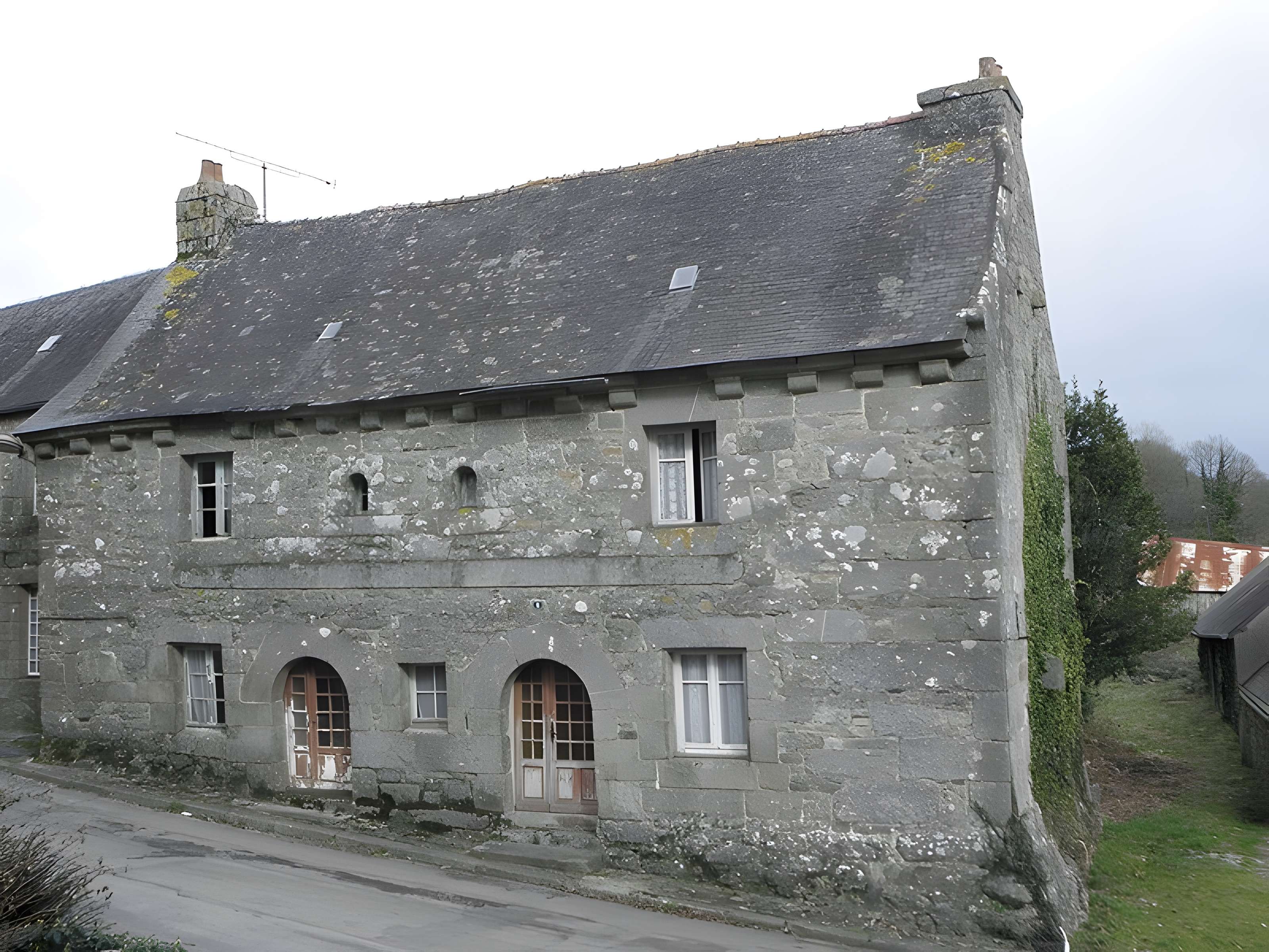 Ancienne maison 6 Rue de l'Église à Kergrist-Moëlou 