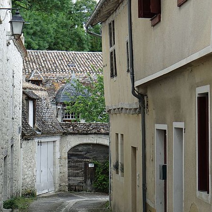 Photo de Ancienne prévôté Place Saint-Félicien à Issigeac