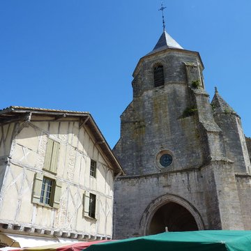 Ancienne prévôté Place Saint-Félicien à Issigeac
