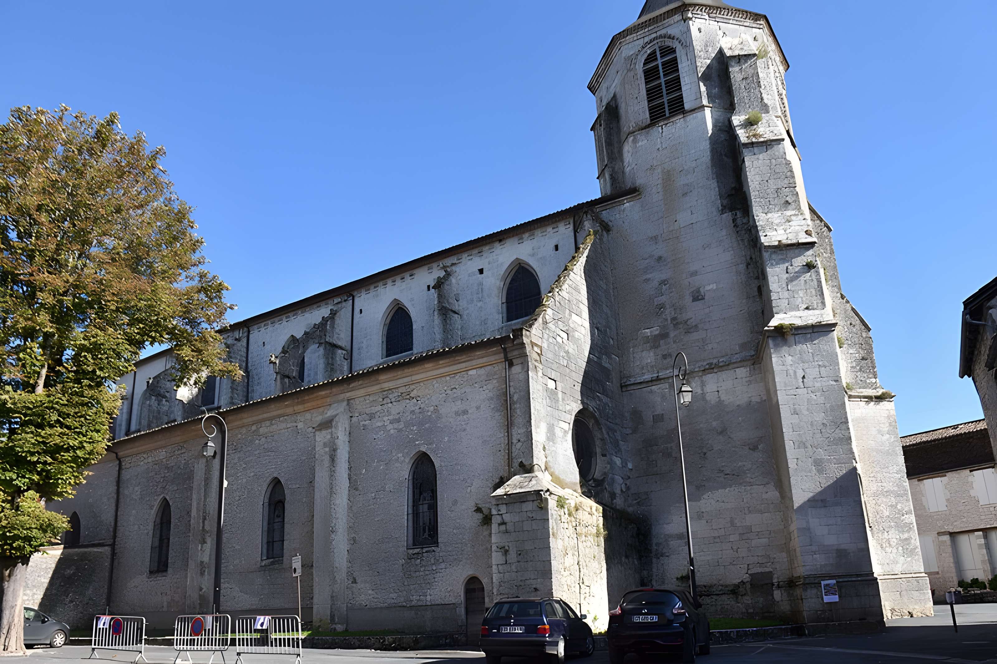 Ancienne prévôté Place Saint-Félicien à Issigeac