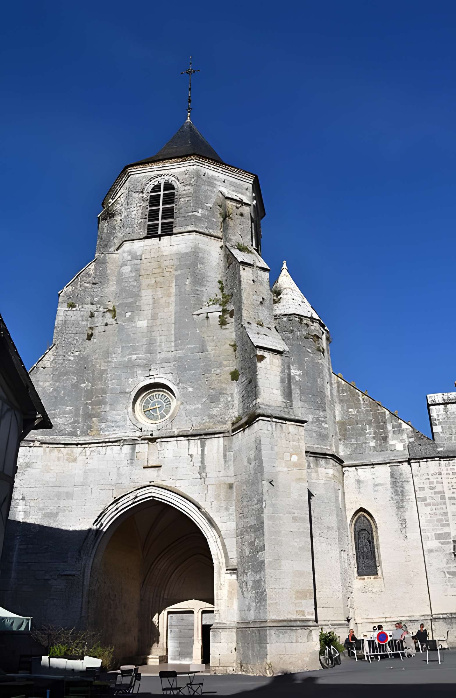 Ancienne prévôté Place Saint-Félicien à Issigeac