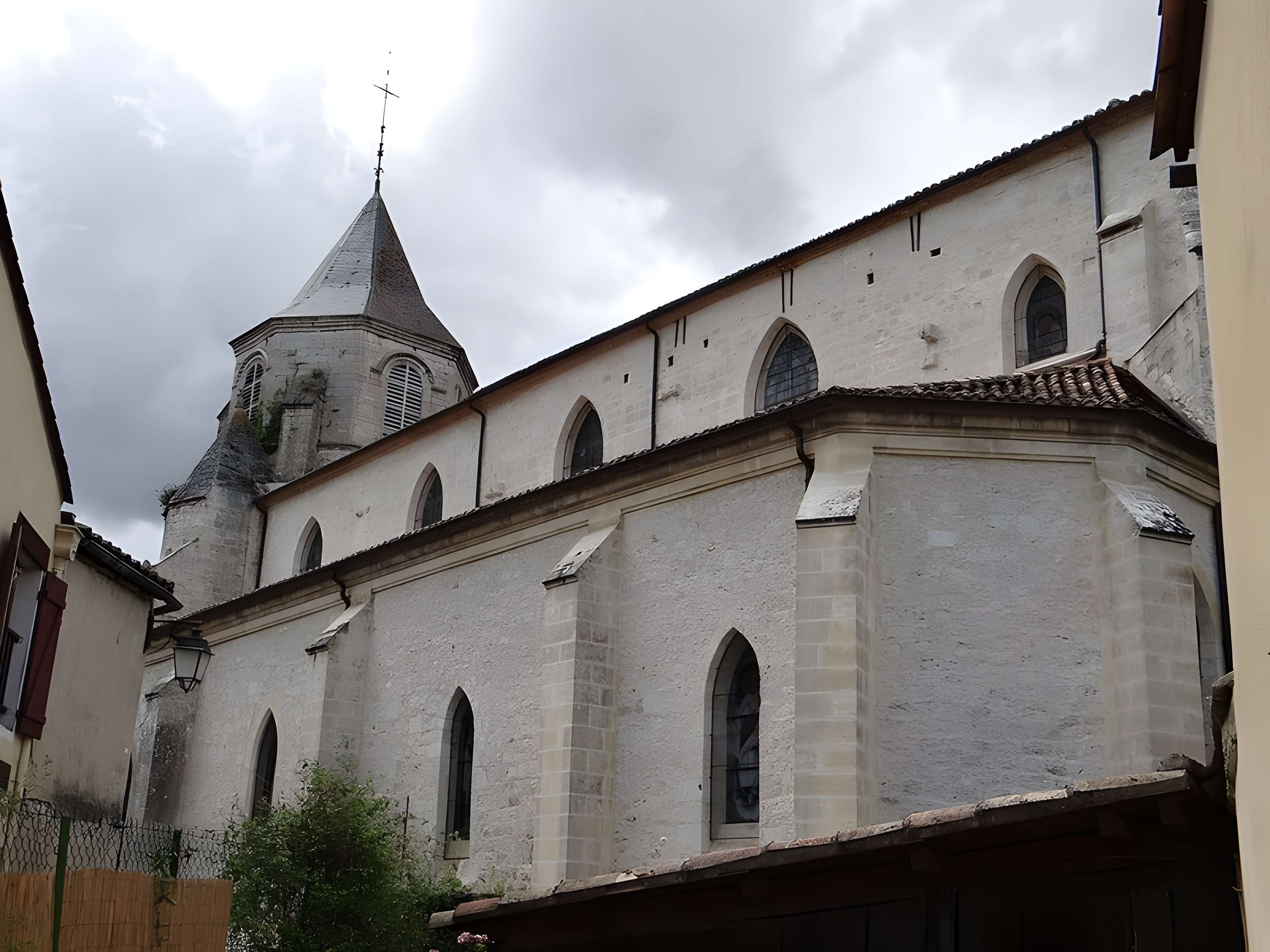 Ancienne prévôté Place Saint-Félicien à Issigeac