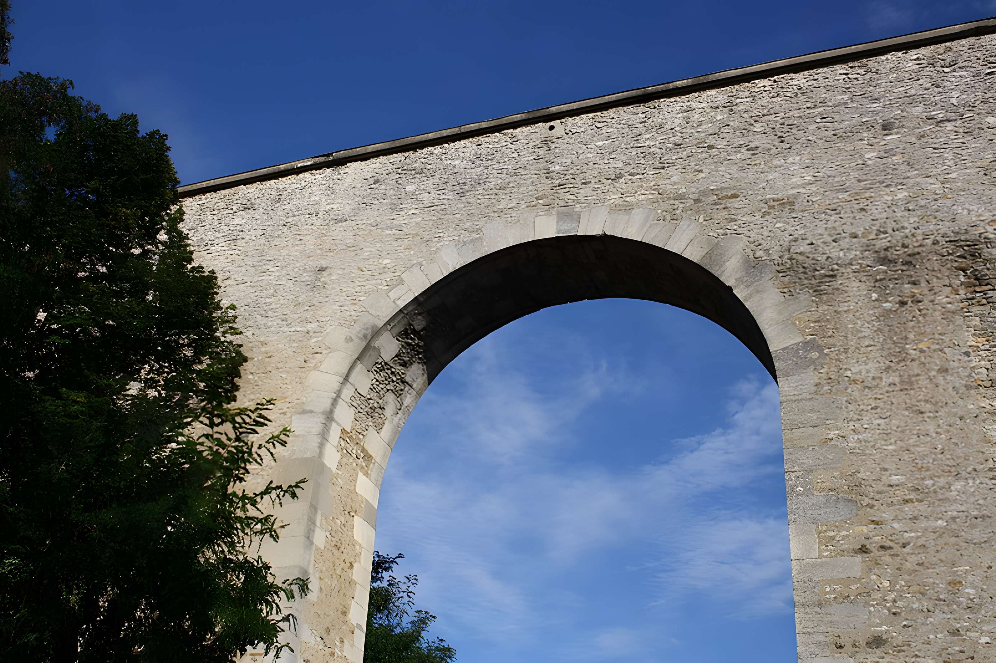 Aqueduc de Buc
