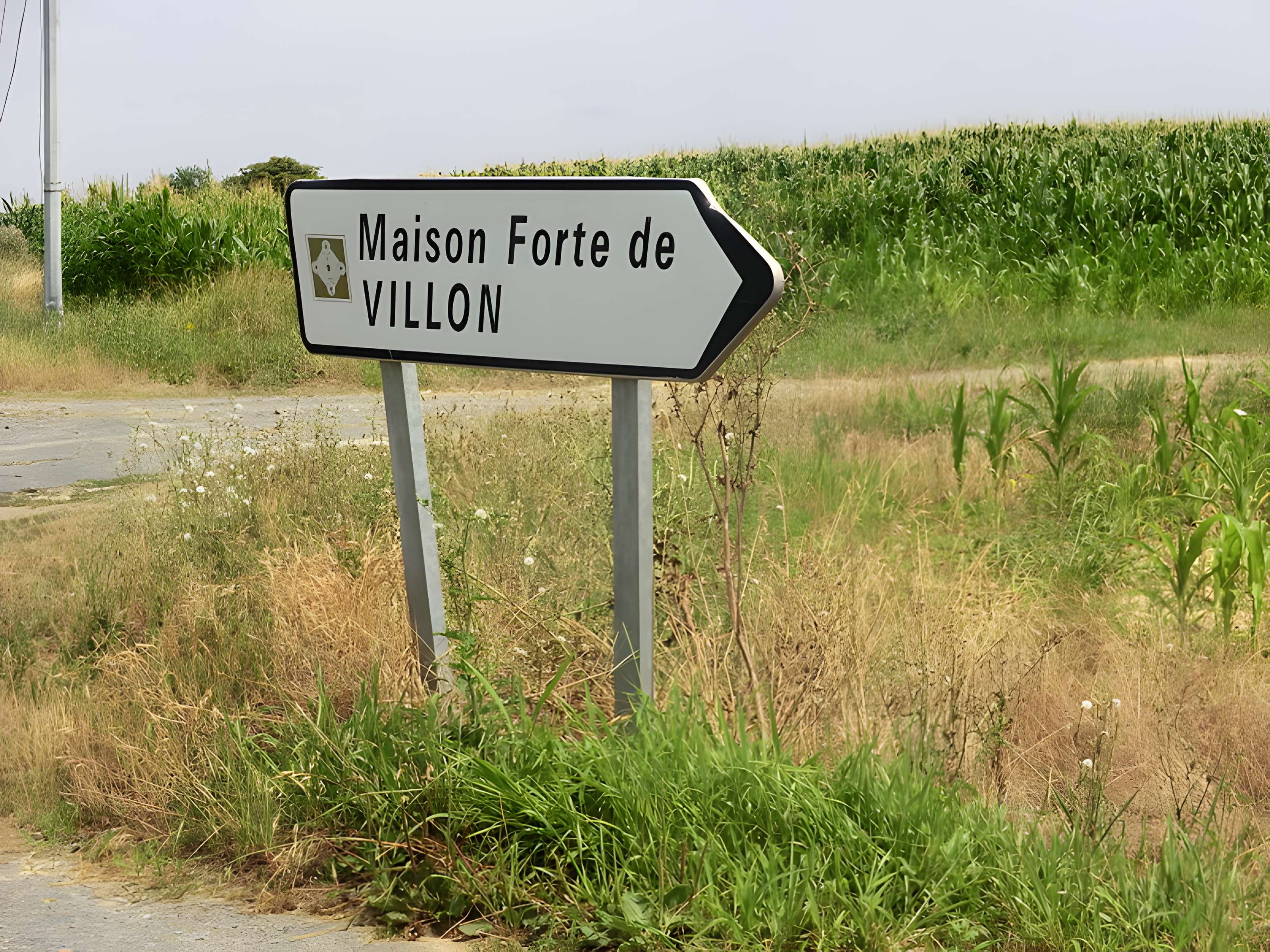 Maison forte de Villon à Villeneuve