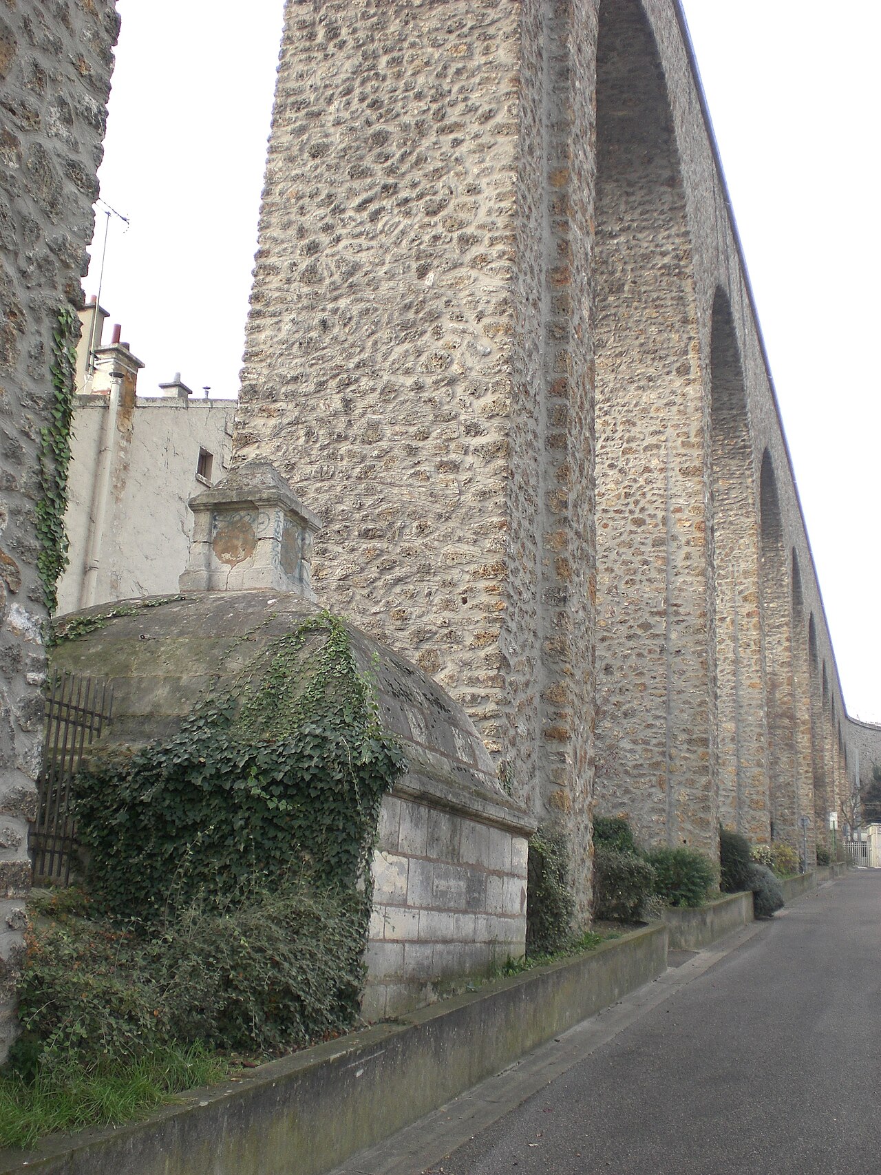 Aqueduc Médicis du Pont-canal à L'Haÿ-les-Roses