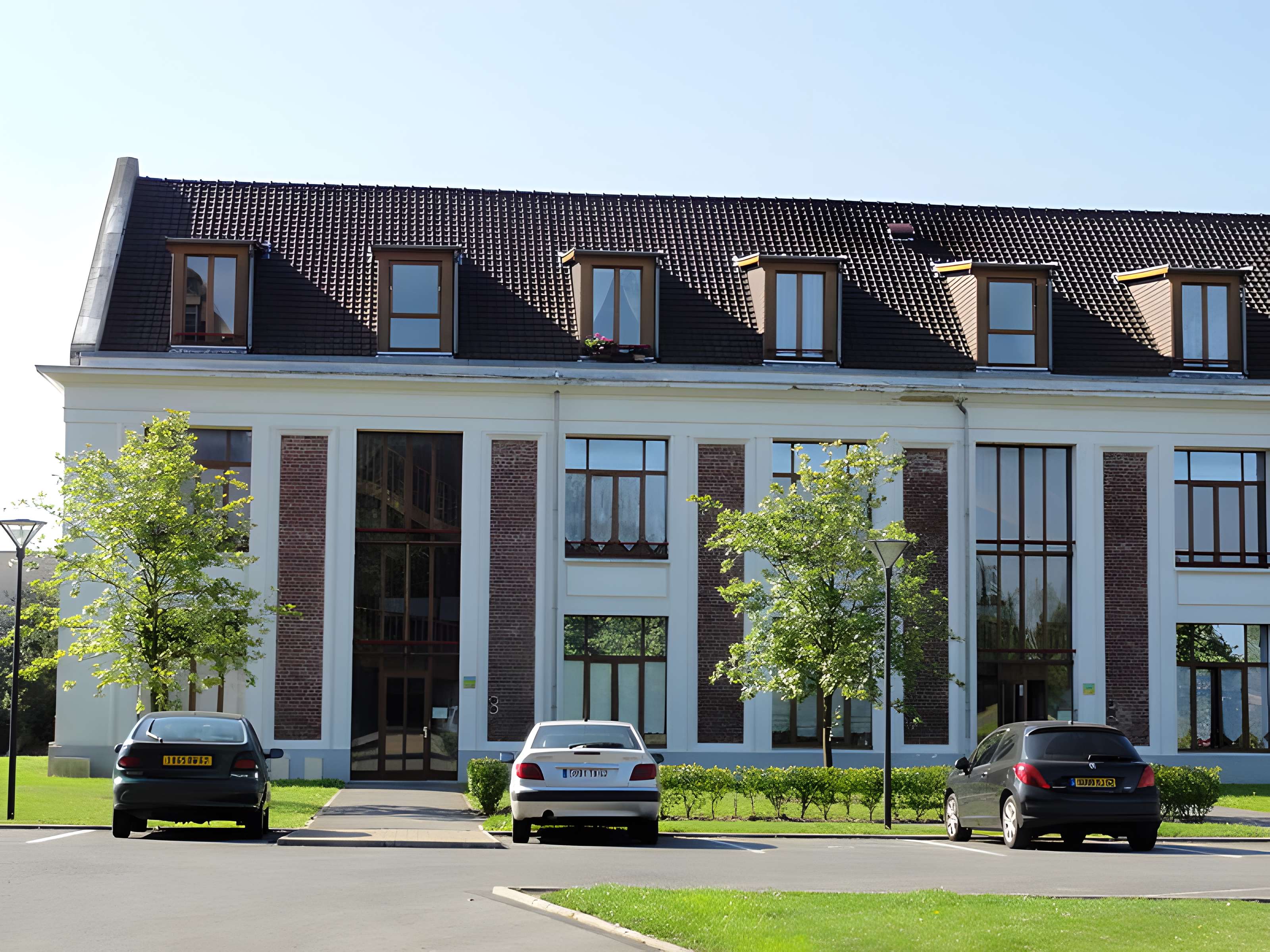 Anciens grands bureaux et ateliers centraux de la compagnie des mines de Vicoigne-Noeux-Drocourt