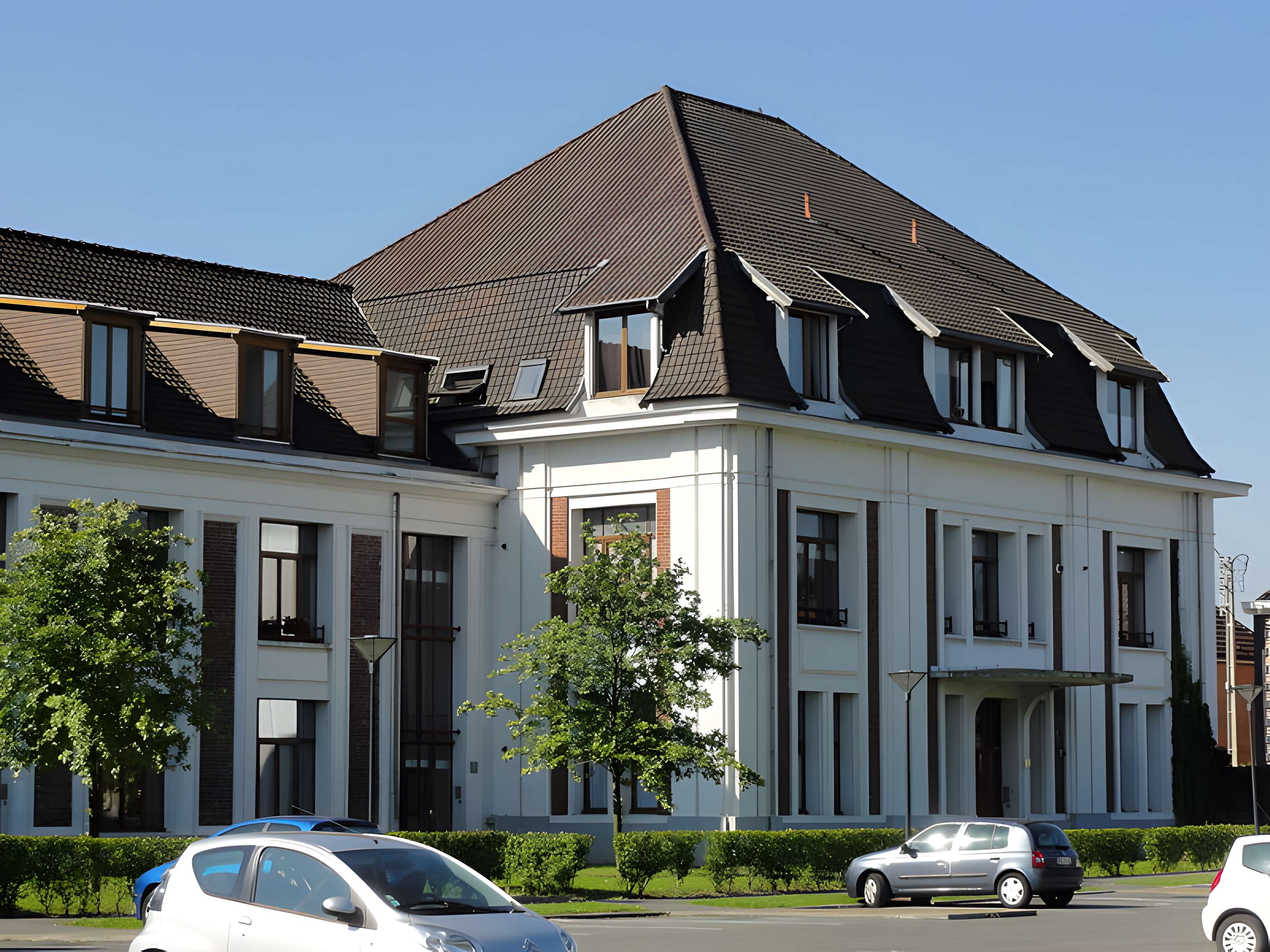 Anciens grands bureaux et ateliers centraux de la compagnie des mines de Vicoigne-Noeux-Drocourt