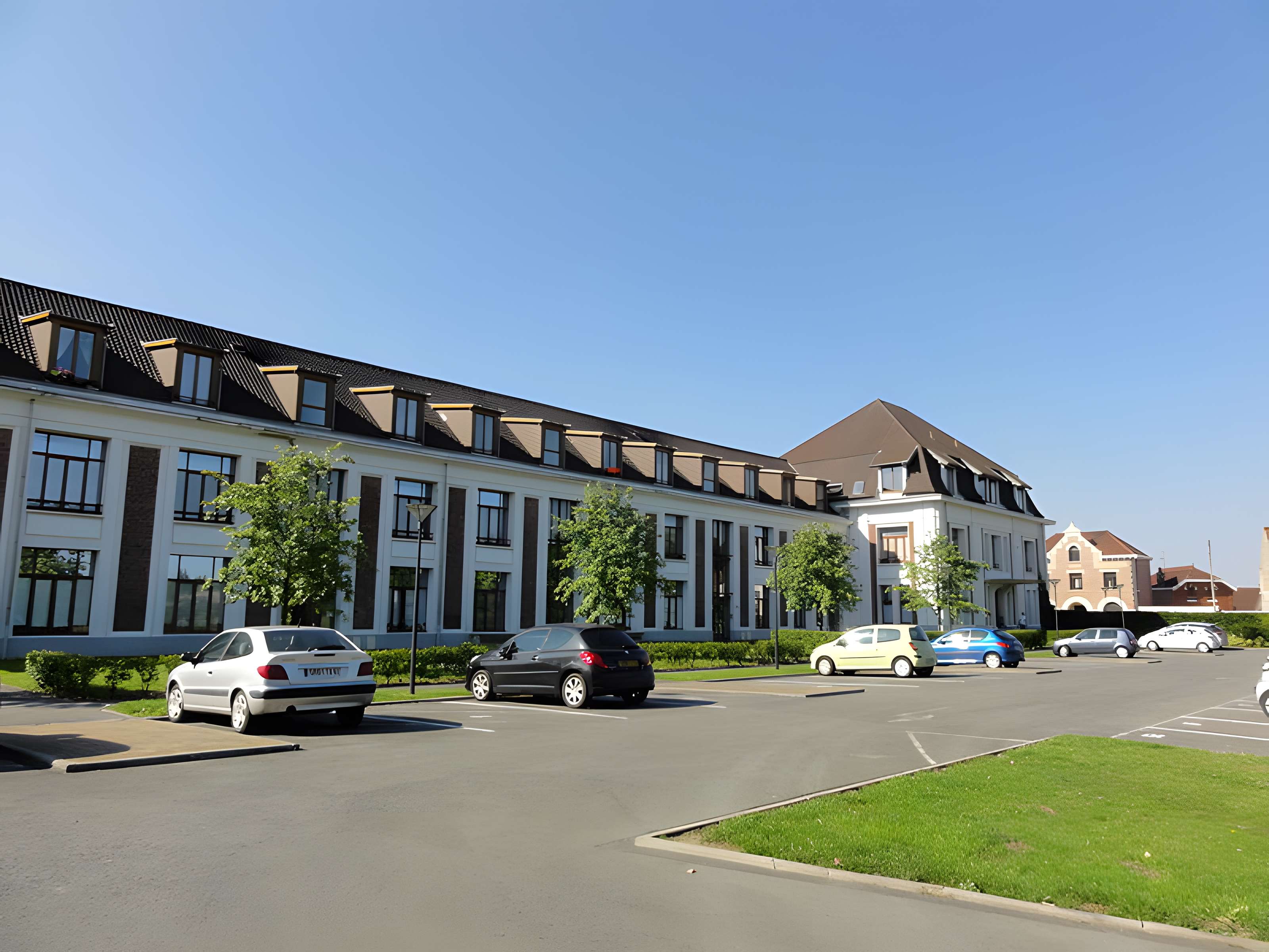 Anciens grands bureaux et ateliers centraux de la compagnie des mines de Vicoigne-Noeux-Drocourt