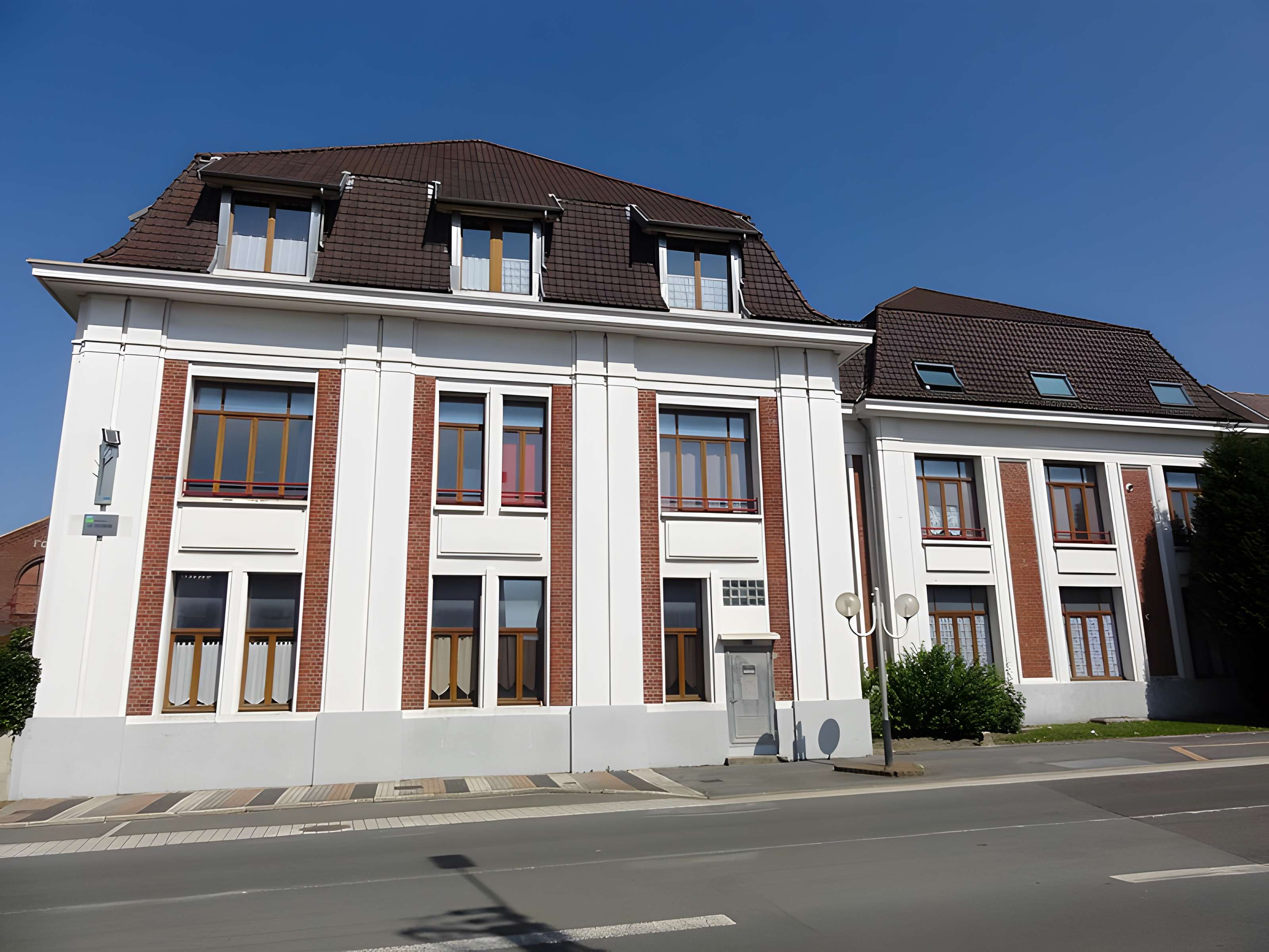 Anciens grands bureaux et ateliers centraux de la compagnie des mines de Vicoigne-Noeux-Drocourt