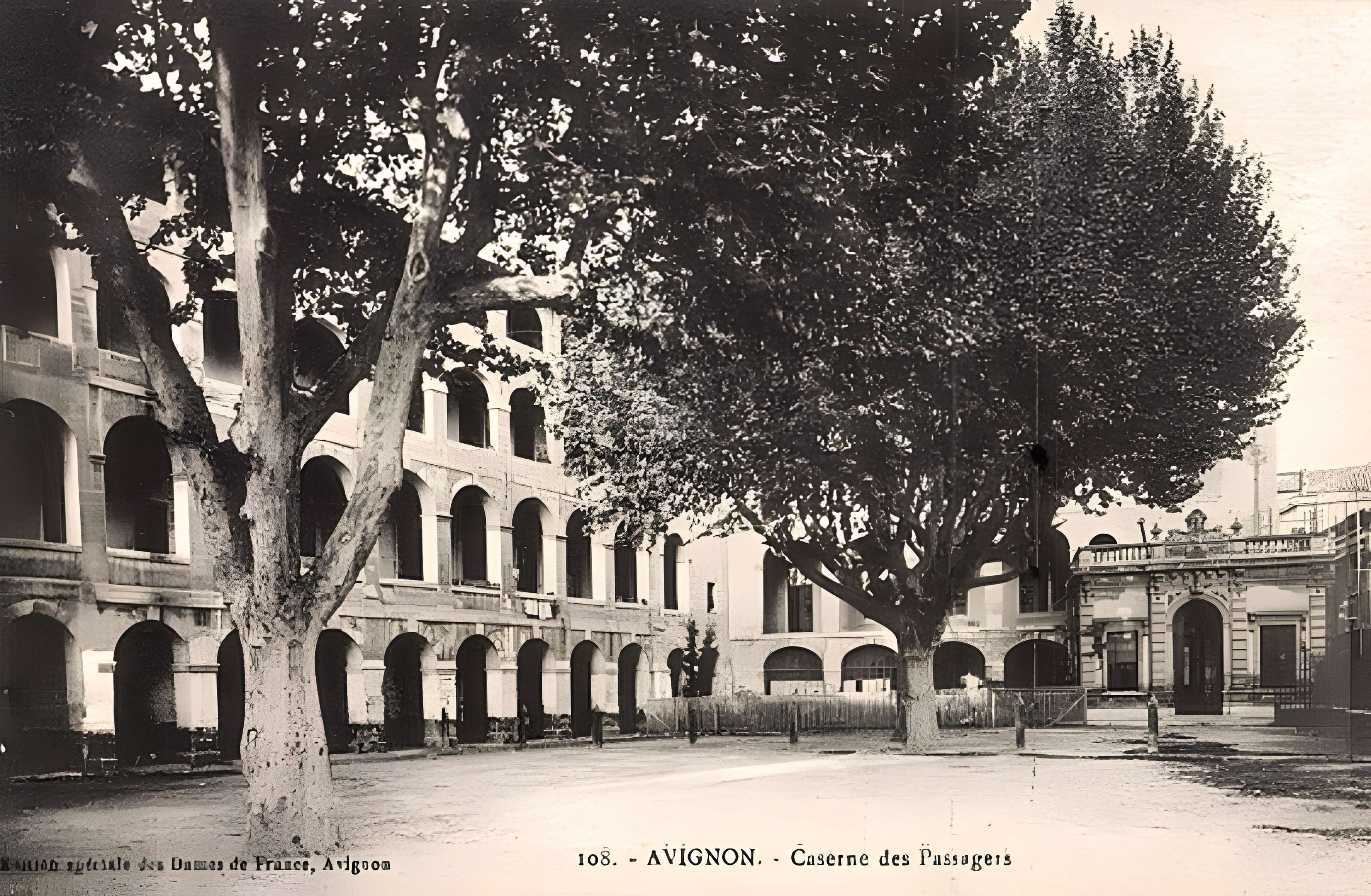 Aumône générale d'Avignon 