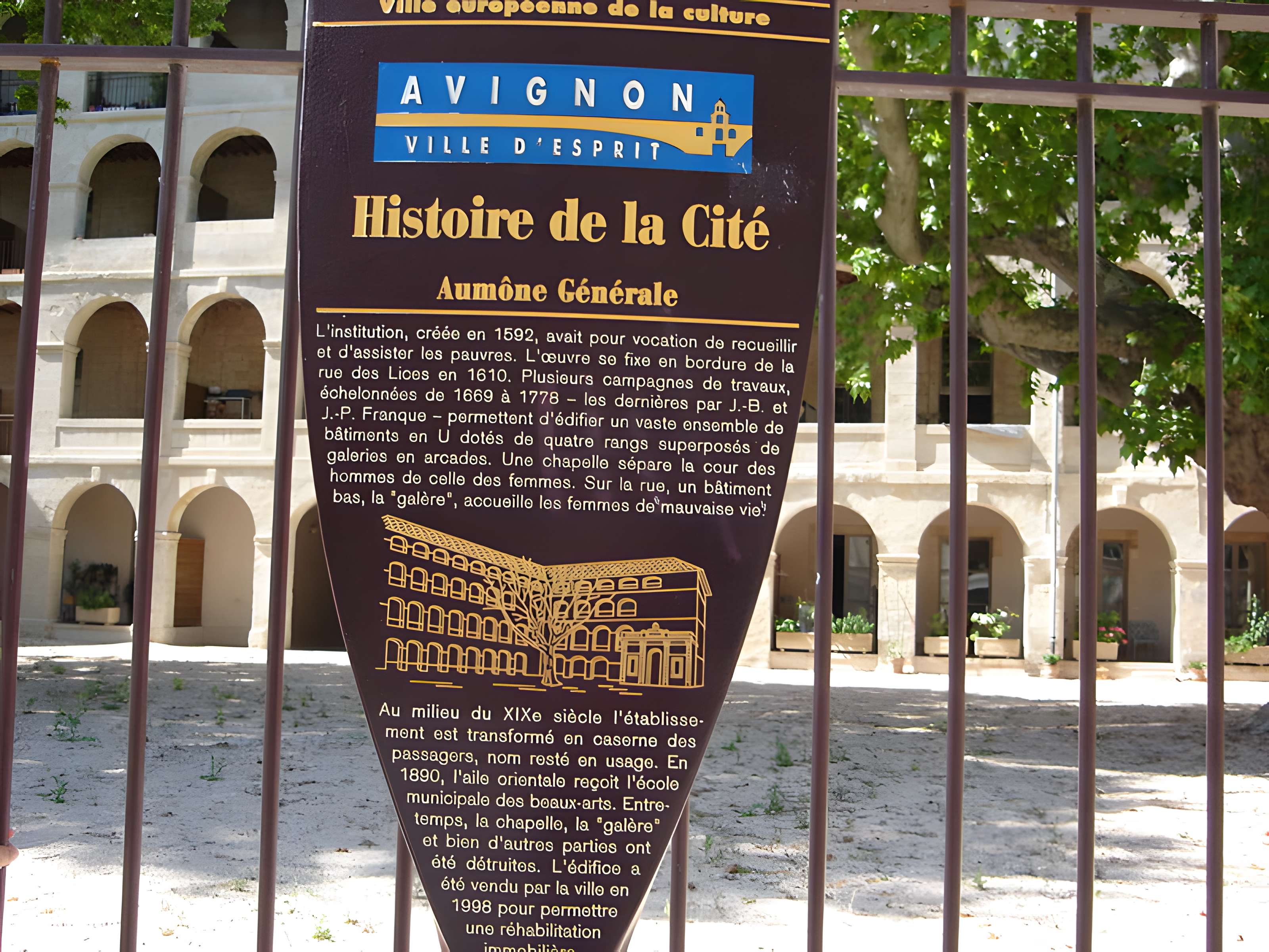Aumône générale d'Avignon 
