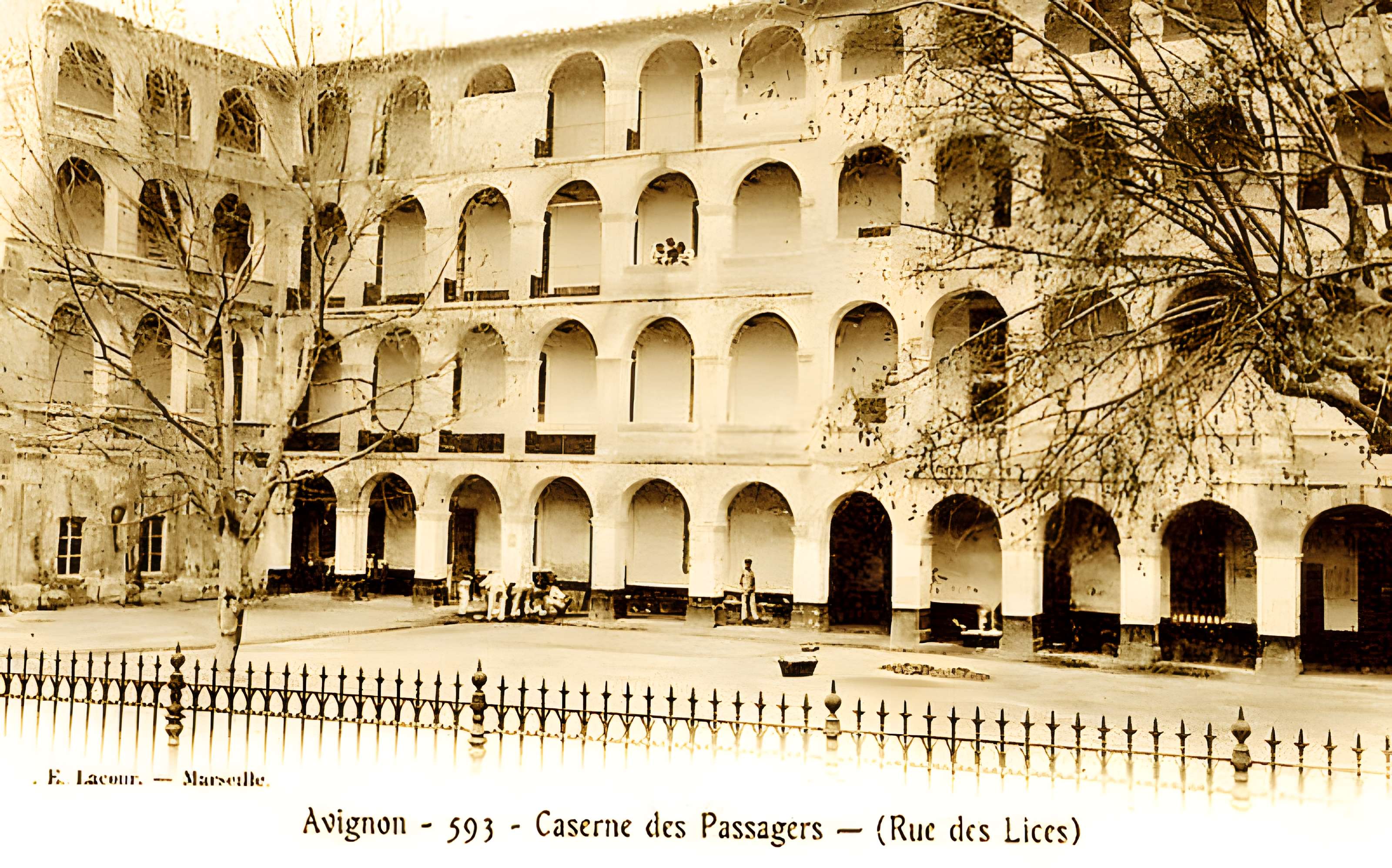 Aumône générale d'Avignon 