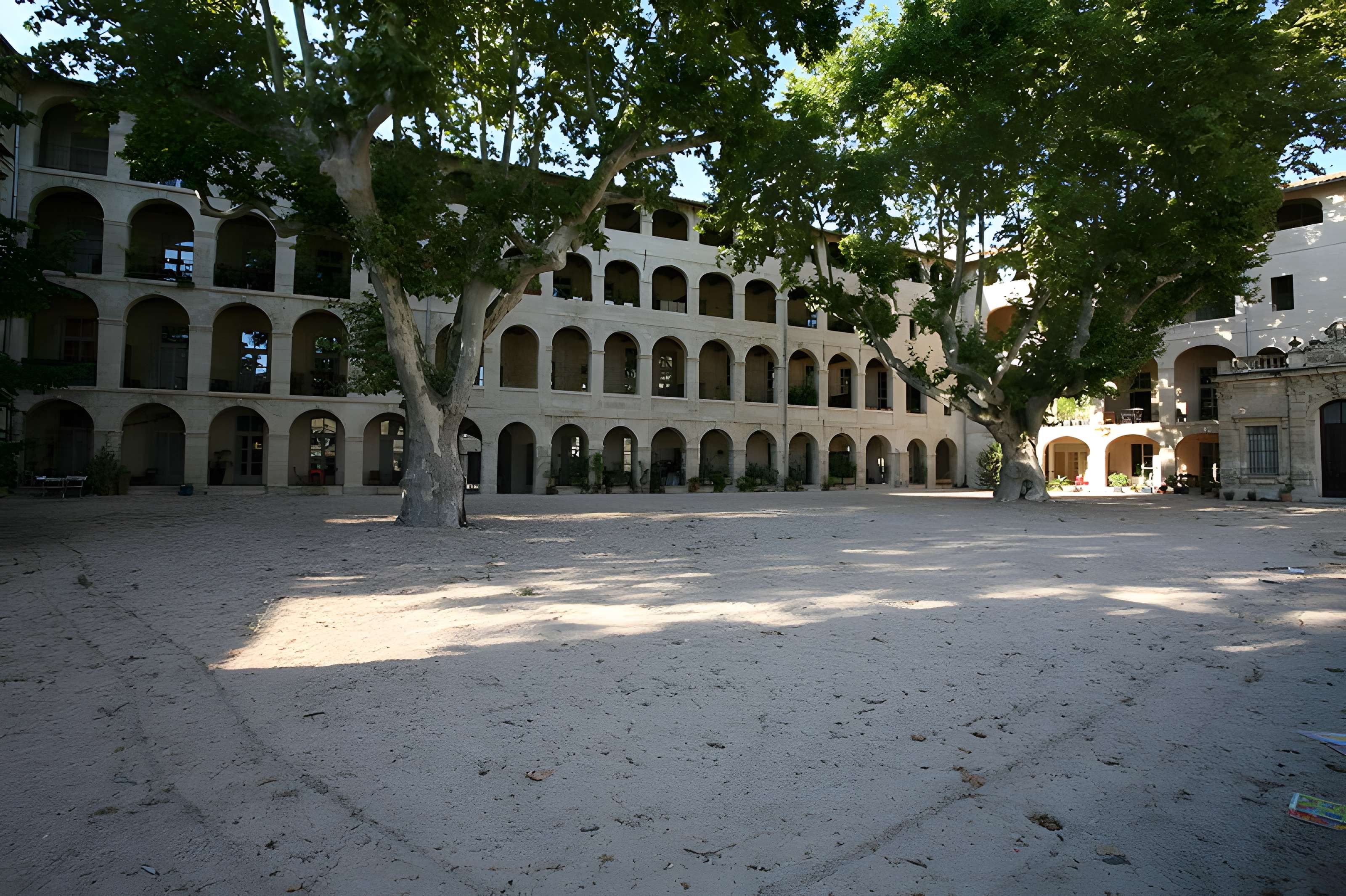 Aumône générale d'Avignon 