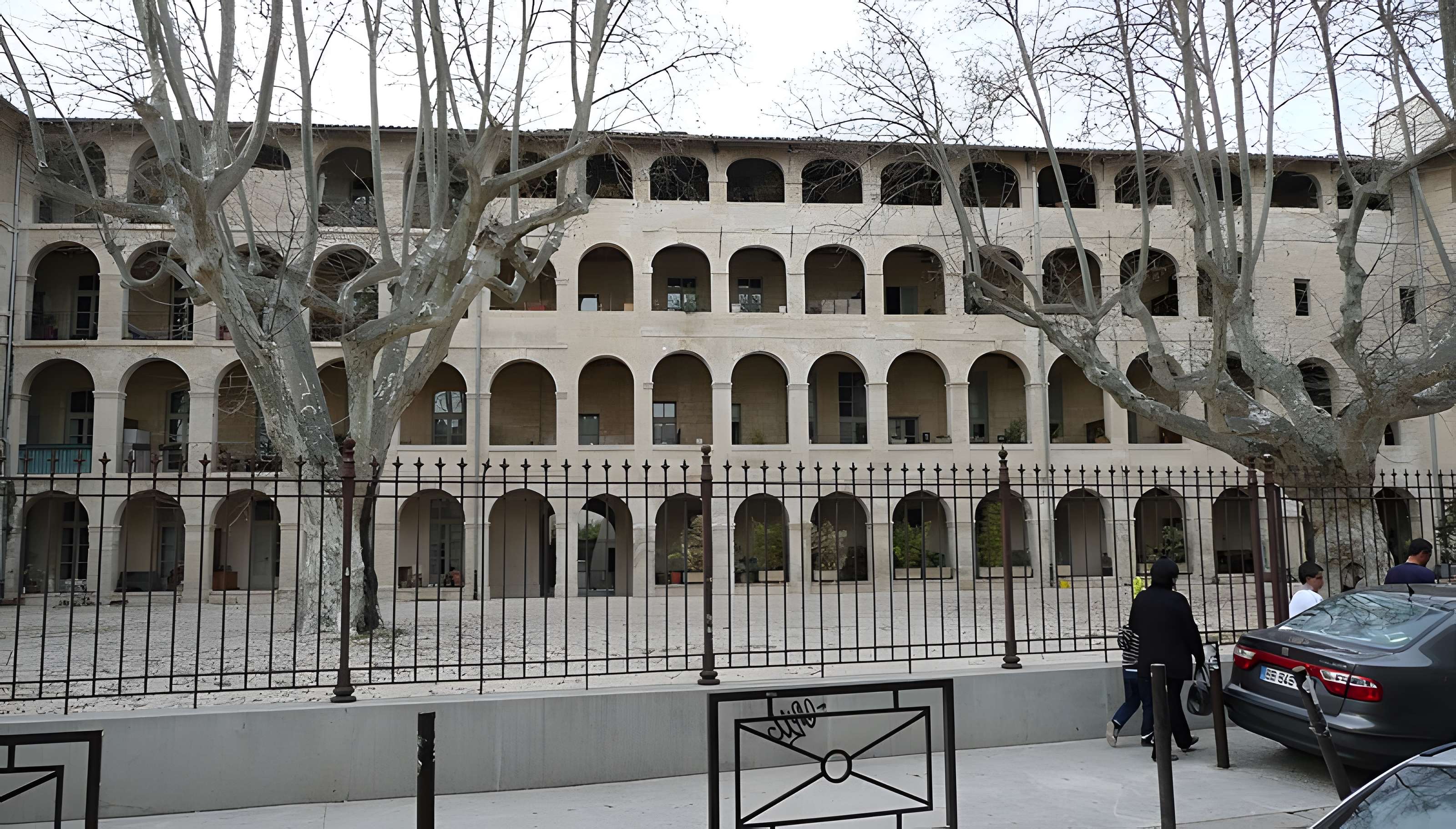 Aumône générale d'Avignon 