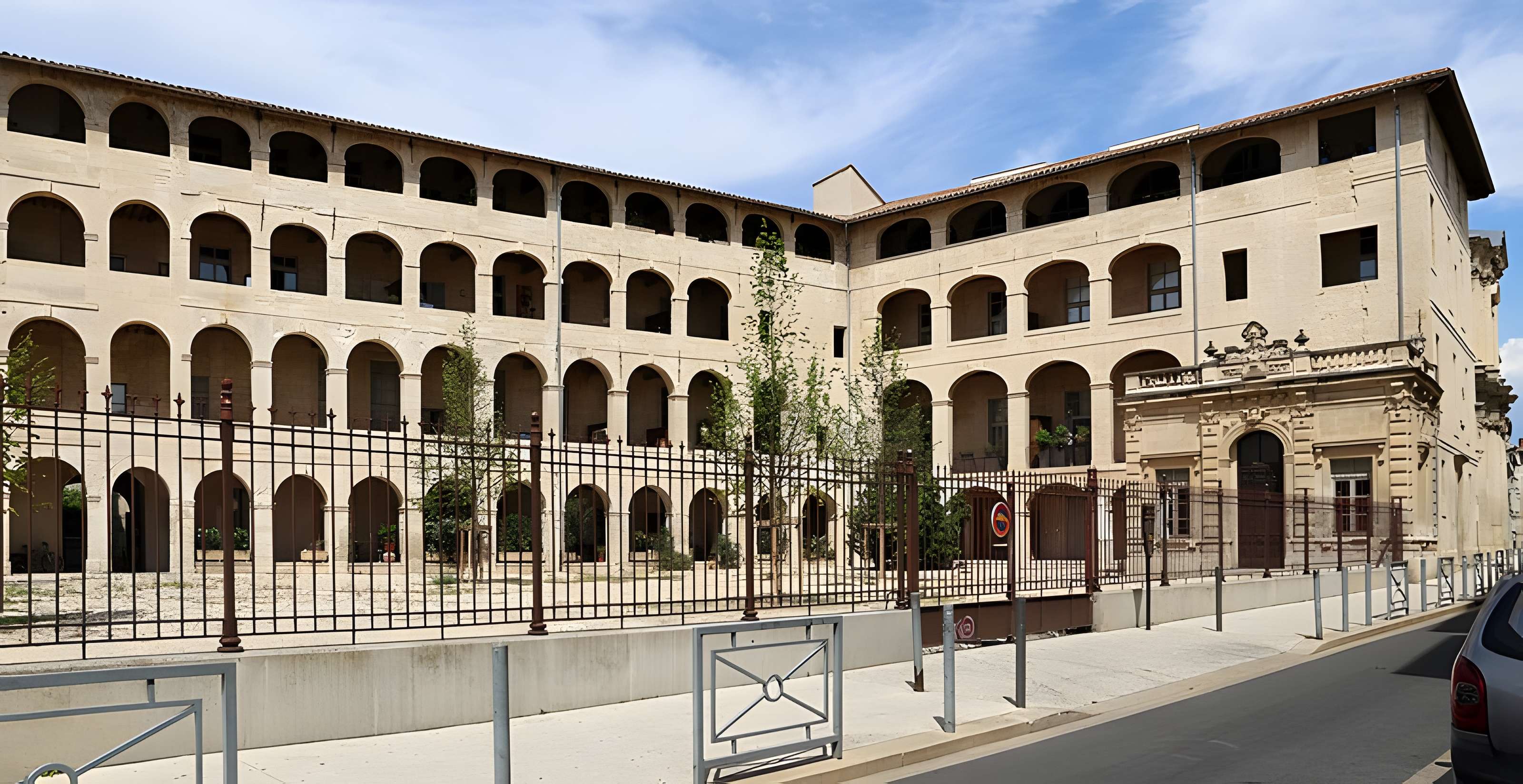 Aumône générale d'Avignon 