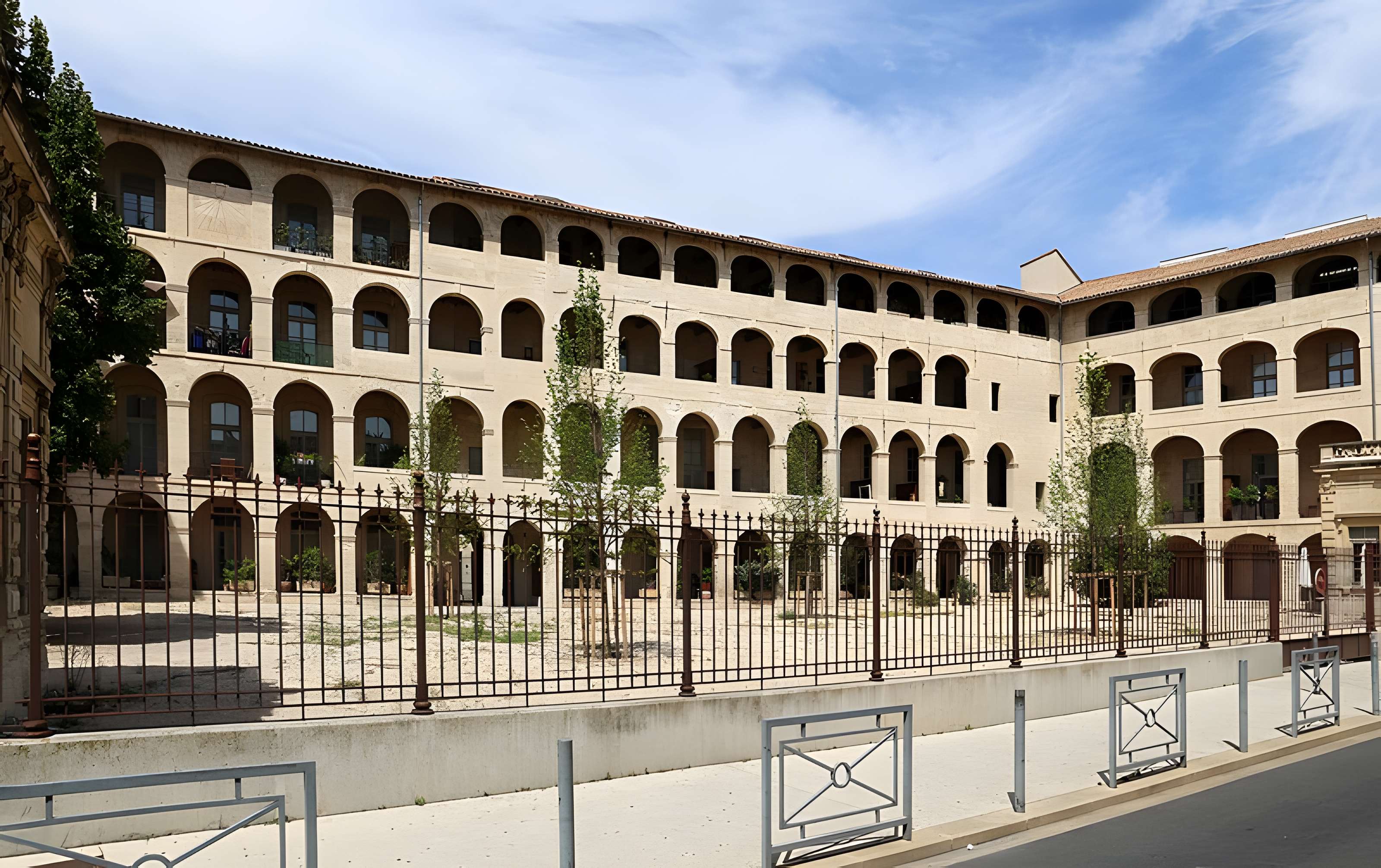 Aumône générale d'Avignon 