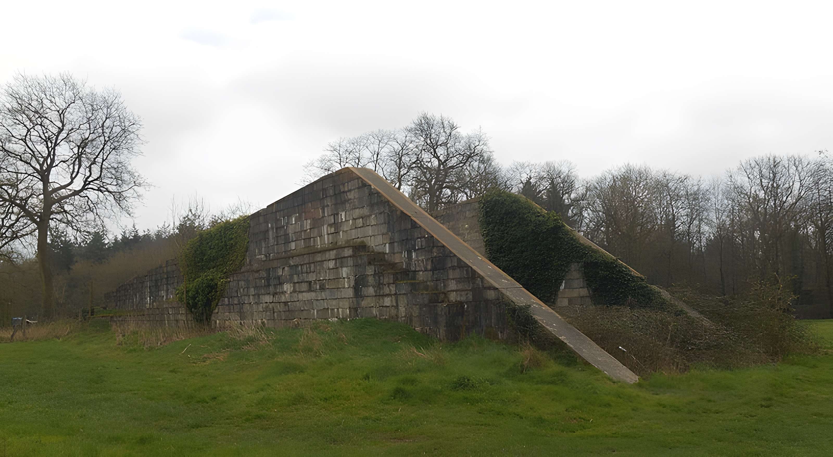 Base de lancement de V1 du bois des Huit-Rues à Morbecque