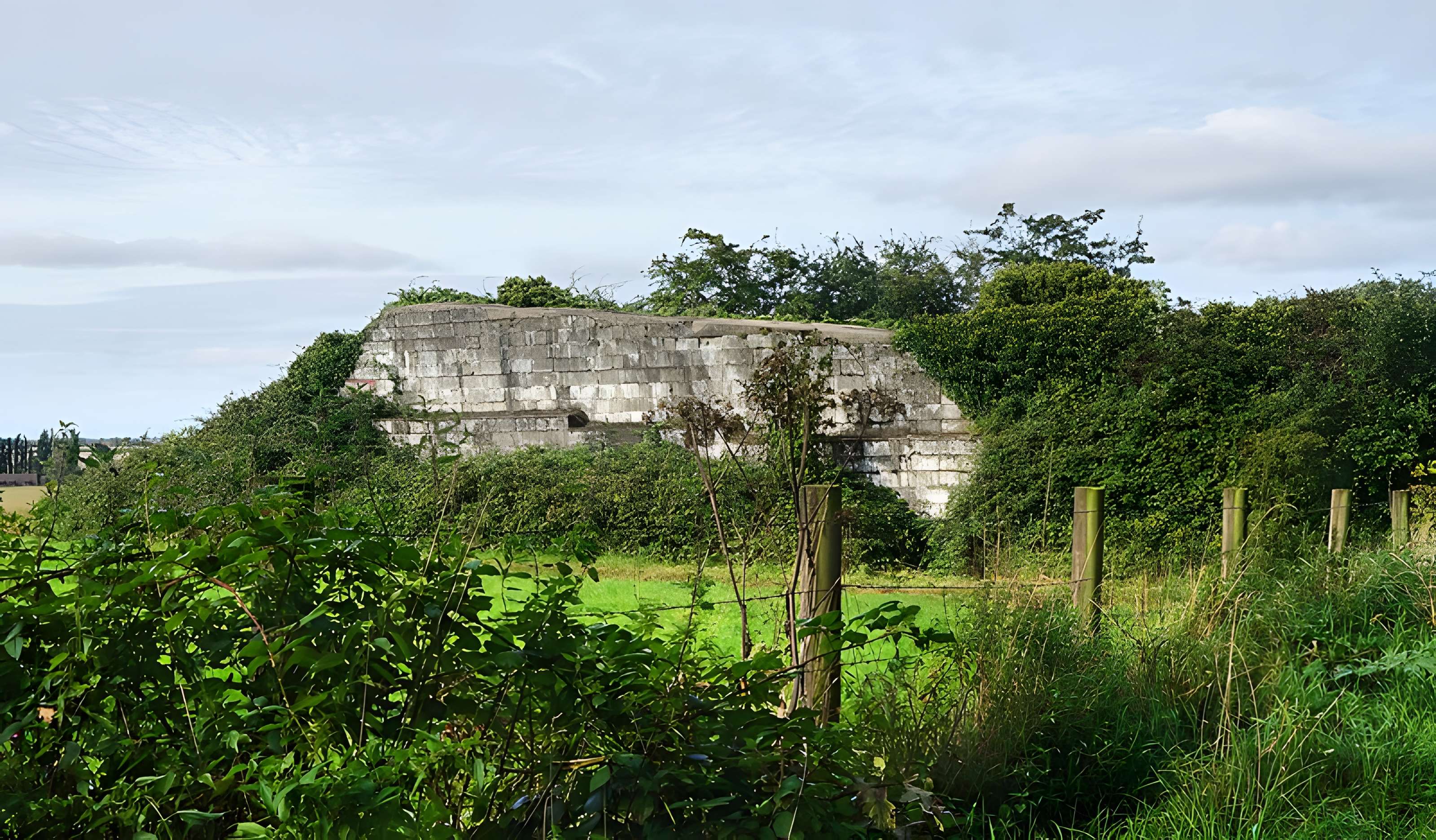 Base de lancement de V1 du bois des Huit-Rues à Morbecque