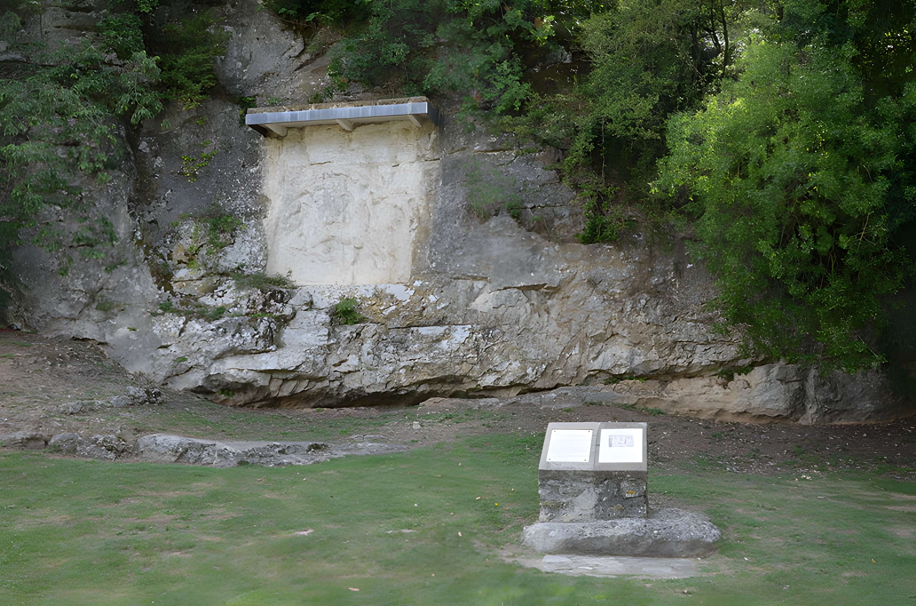 Bas-relief mithriaque à Bourg-Saint-Andéol