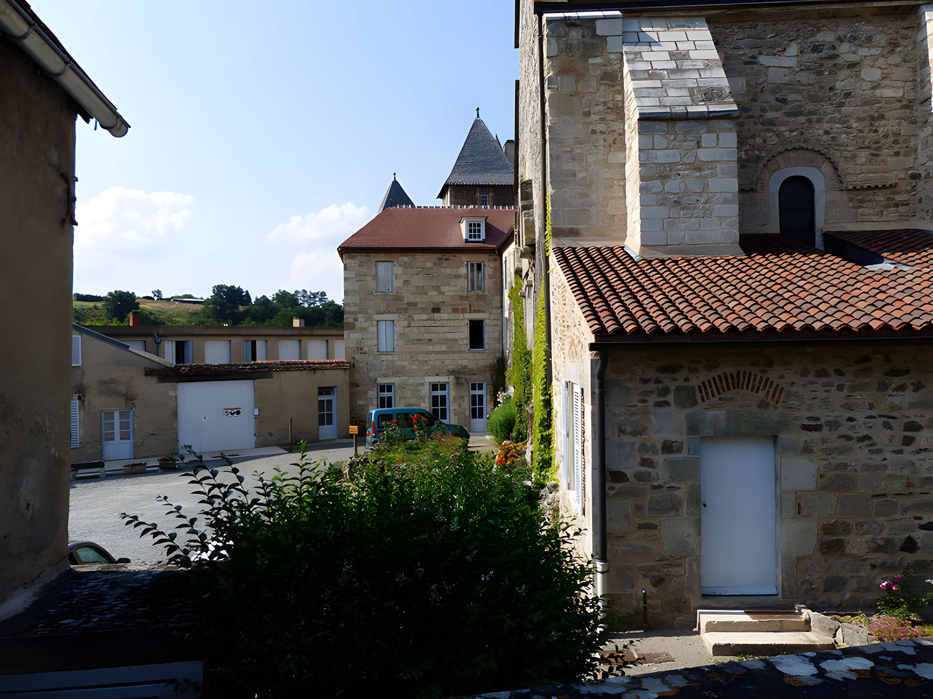 Abbaye Saint-Vincent de Chantelle