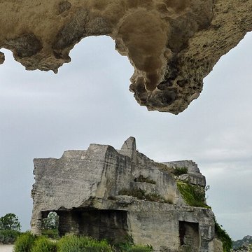 Baumes de Roucas aux Baux-de-Provence