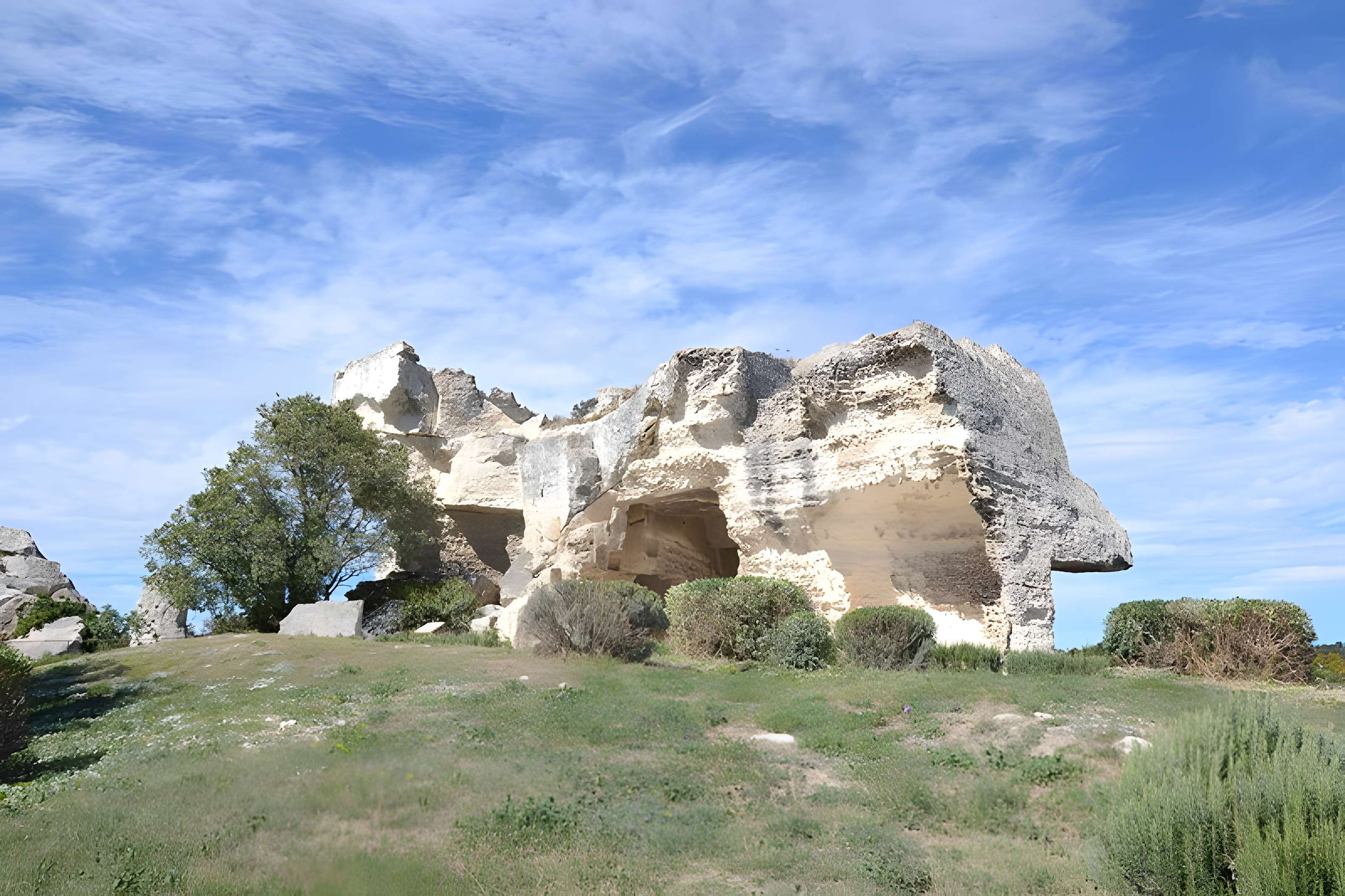 Baumes de Roucas aux Baux-de-Provence 