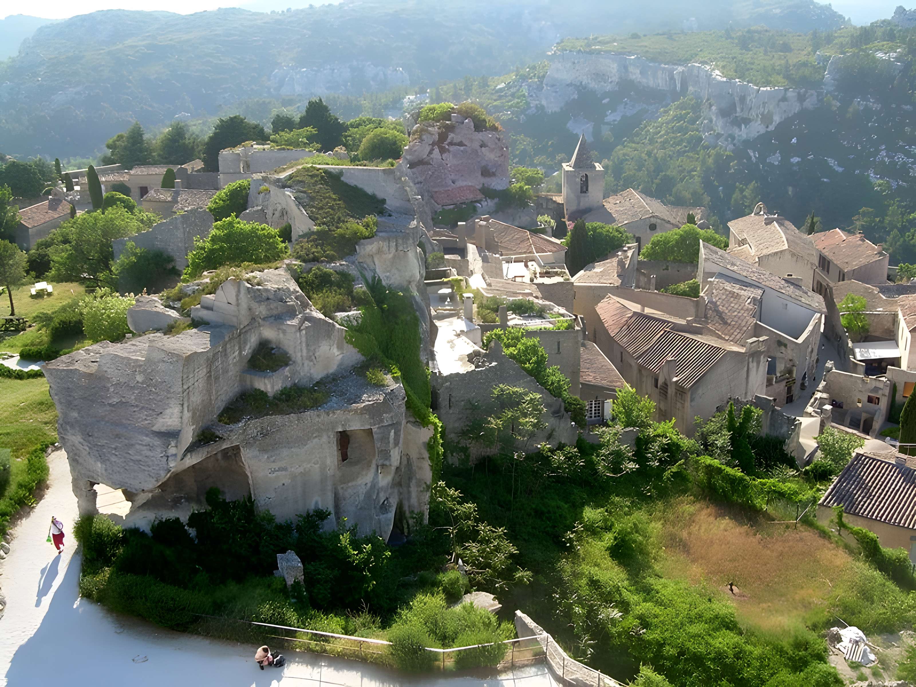 Baumes de Roucas aux Baux-de-Provence