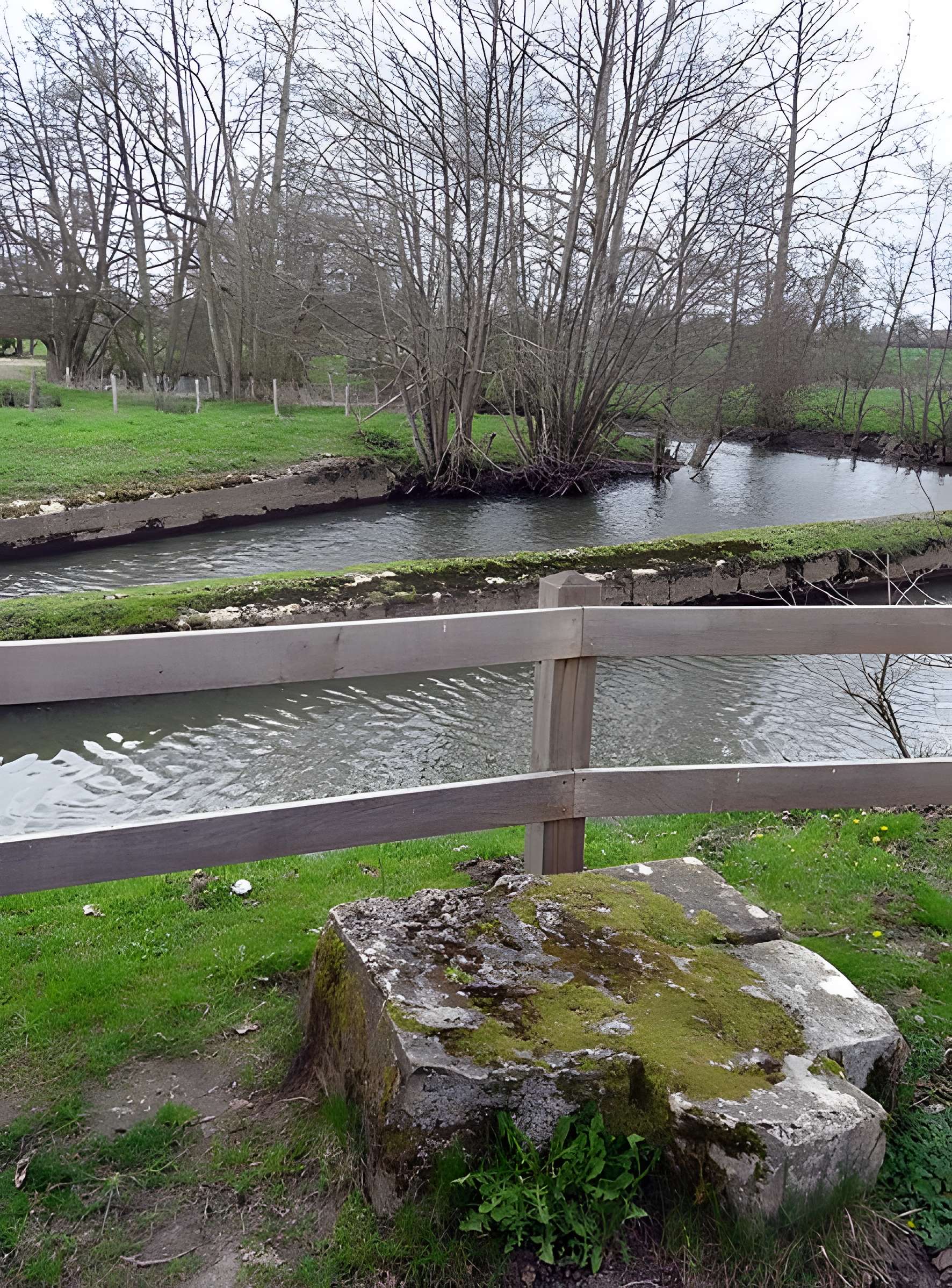 Becquet de l'Iton à Bourth