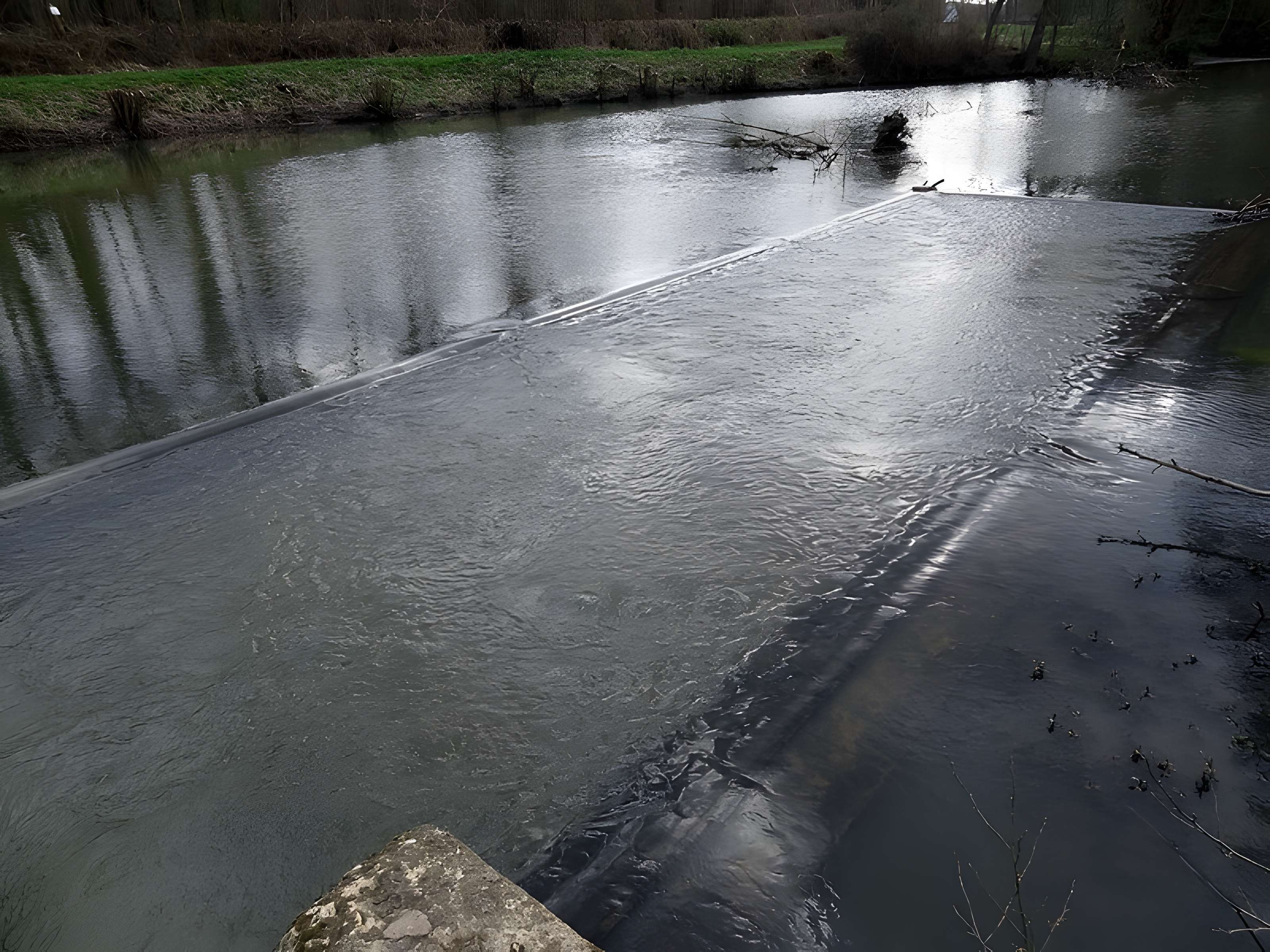 Becquet de l'Iton à Bourth