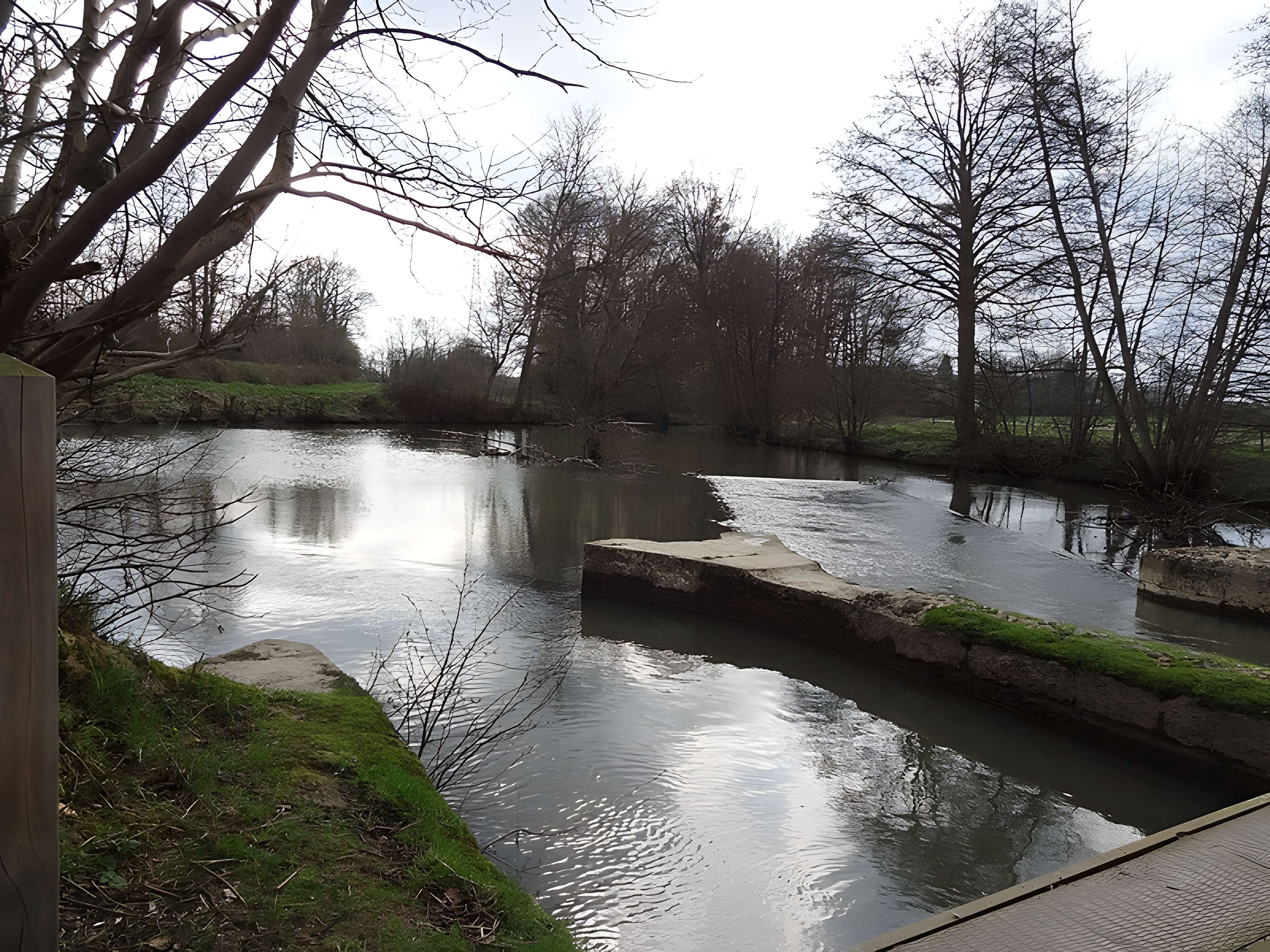 Becquet de l'Iton à Bourth