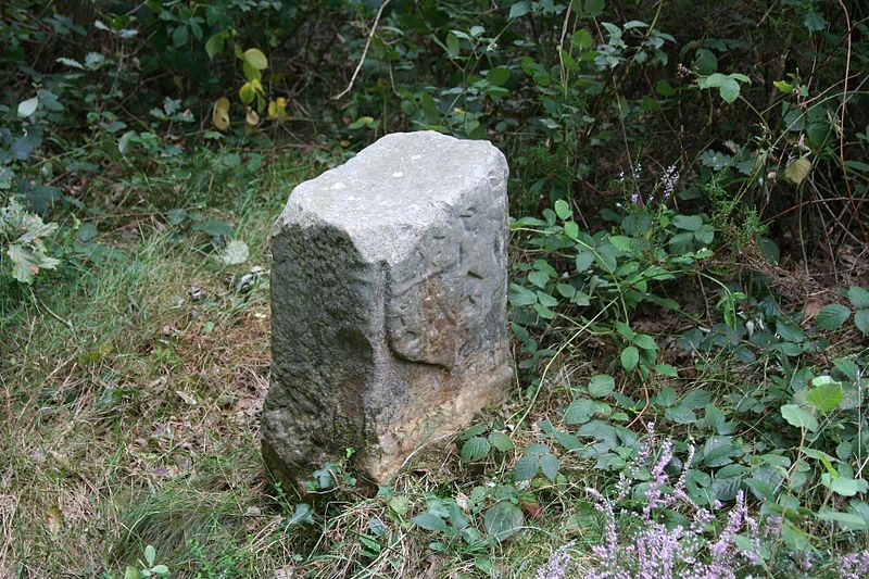 Photo de Borne armoriée des Bréviaires