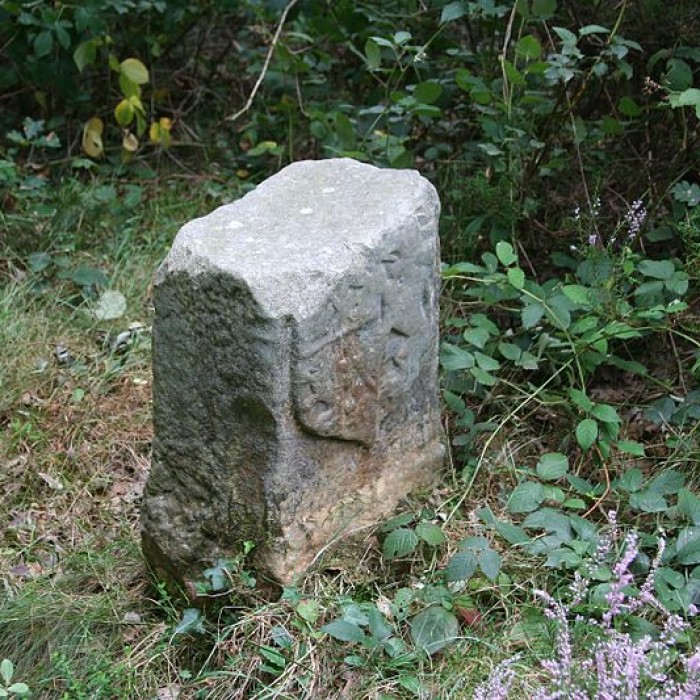 Photo de Borne armoriée des Bréviaires