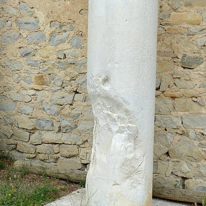 Photo de Borne milliaire au nom dAuguste de Caveirac