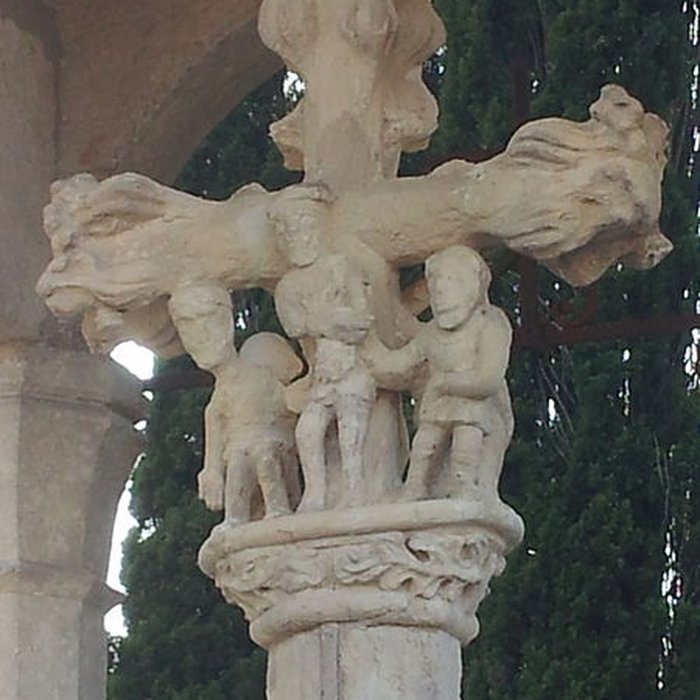 Photo de Calvaire couvert du cimetière de Puy-lÉvêque