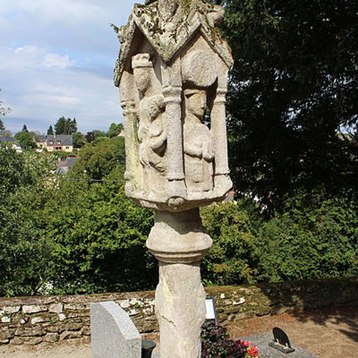 Photo de Calvaire de la chapelle Sainte-Croix de Josselin