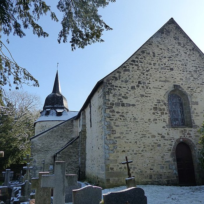 Photo de Calvaire de la chapelle Sainte-Croix de Josselin