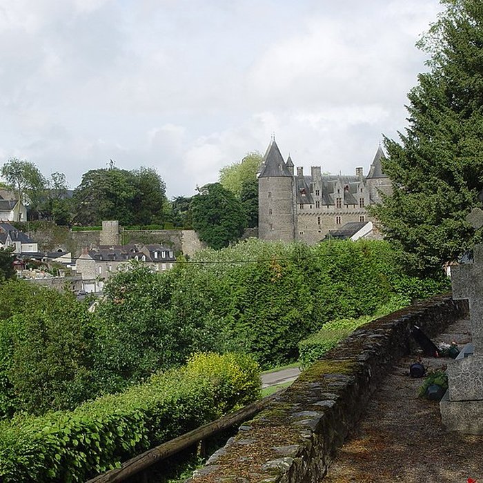 Photo de Calvaire de la chapelle Sainte-Croix de Josselin