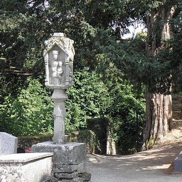 Calvaire de la chapelle Sainte-Croix de Josselin