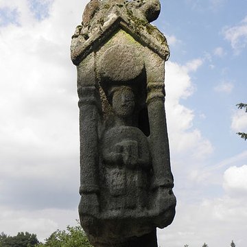 Calvaire de la chapelle Sainte-Croix de Josselin