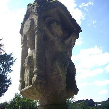 Calvaire de la chapelle Sainte-Croix de Josselin