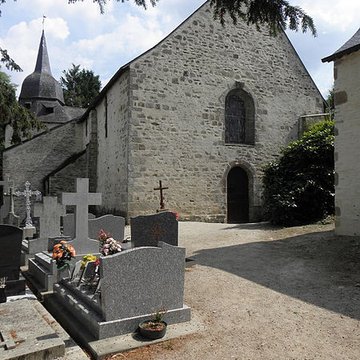 Calvaire de la chapelle Sainte-Croix de Josselin