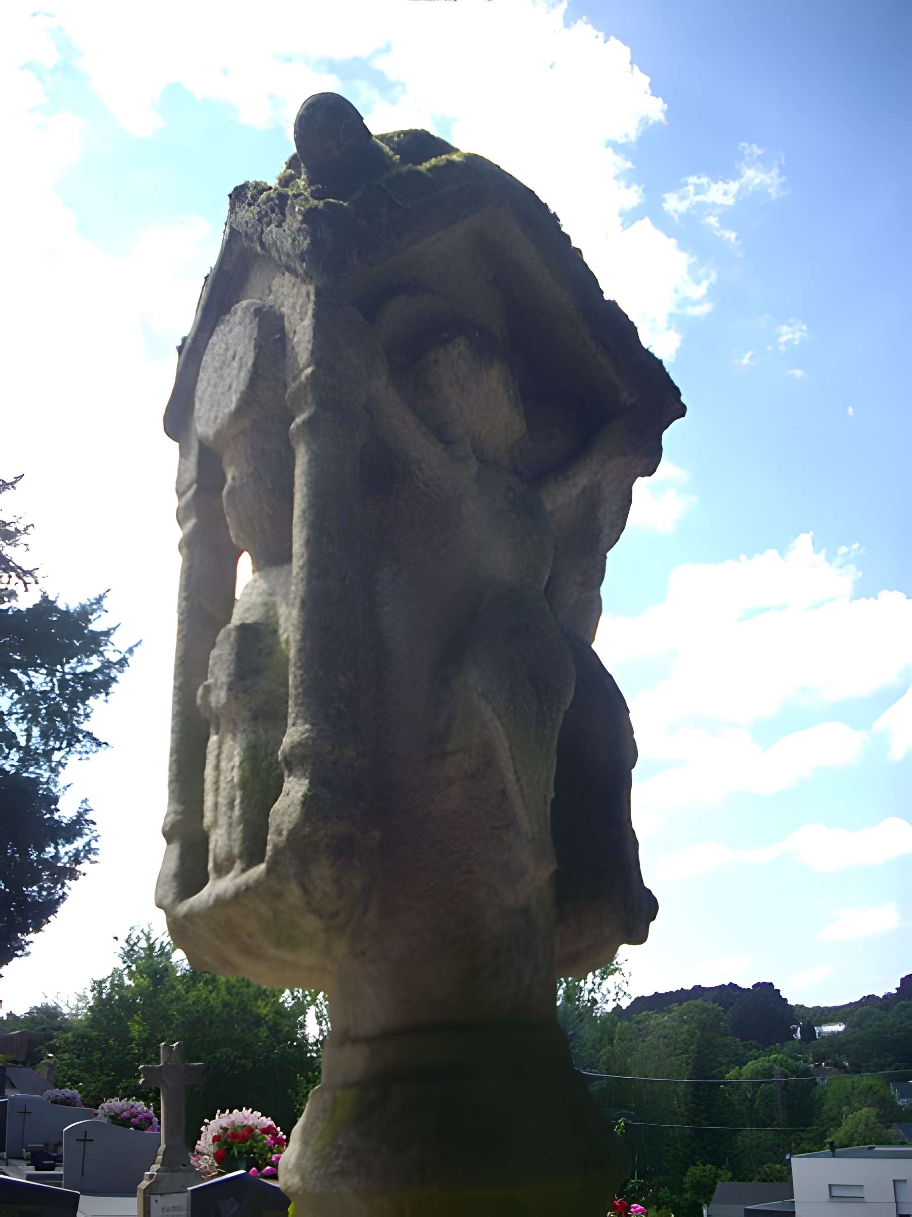 Calvaire de la chapelle Sainte-Croix de Josselin
