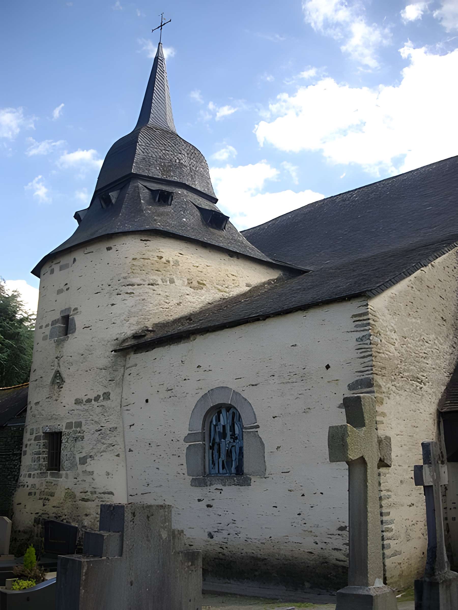 Calvaire de la chapelle Sainte-Croix de Josselin