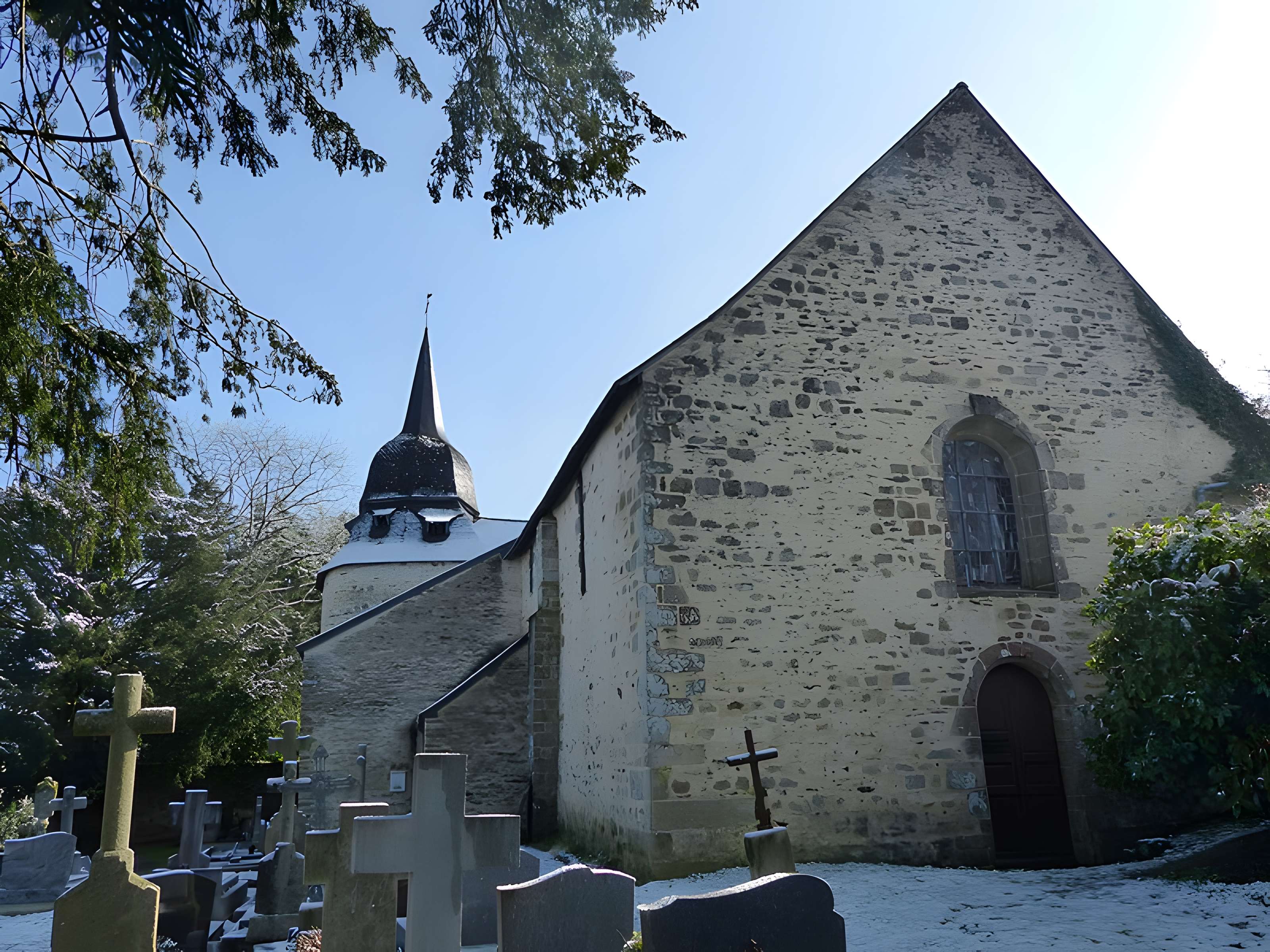 Calvaire de la chapelle Sainte-Croix de Josselin