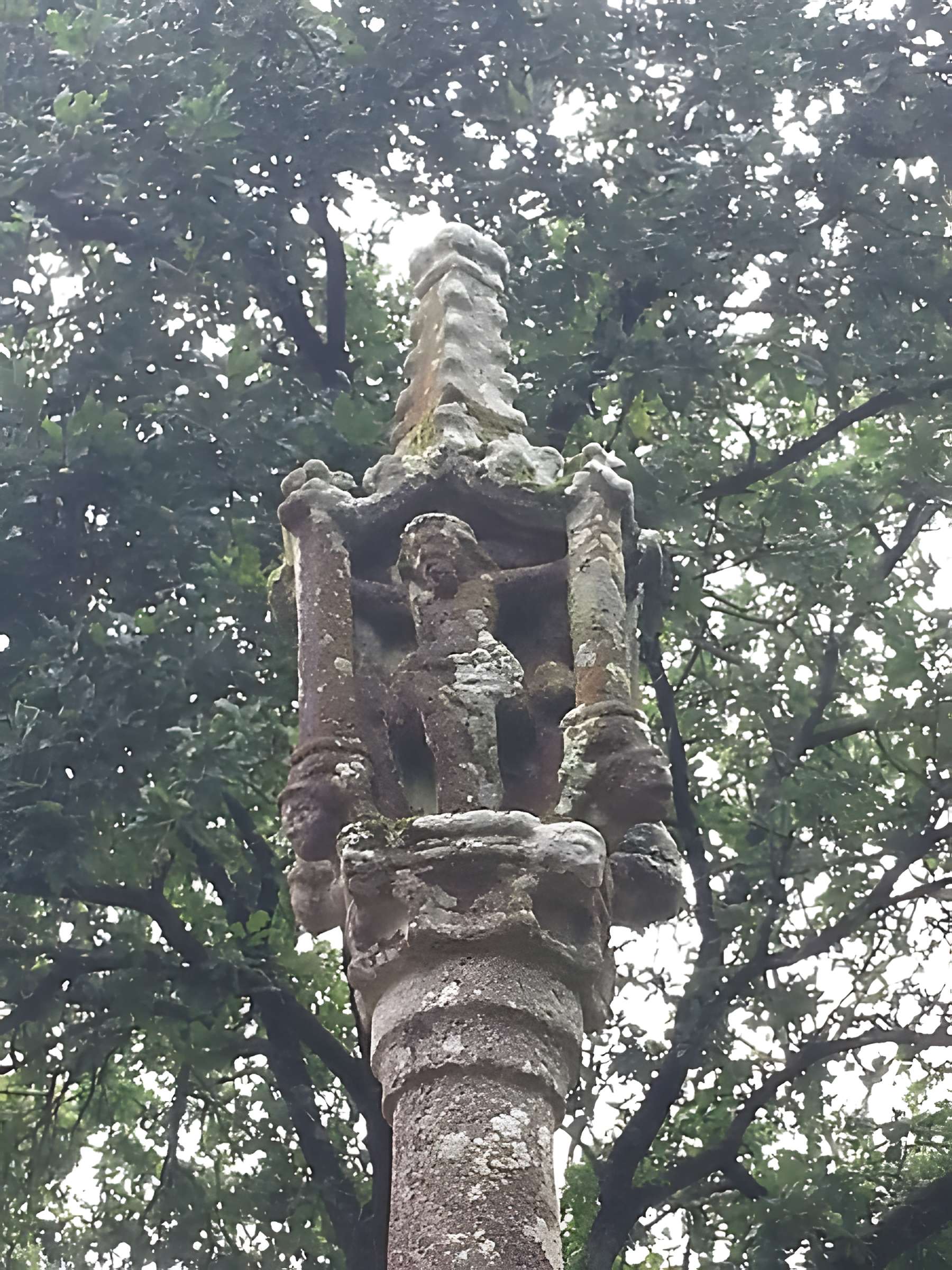 Calvaire de la Croix-de-Gohazé à Saint-Thuriau